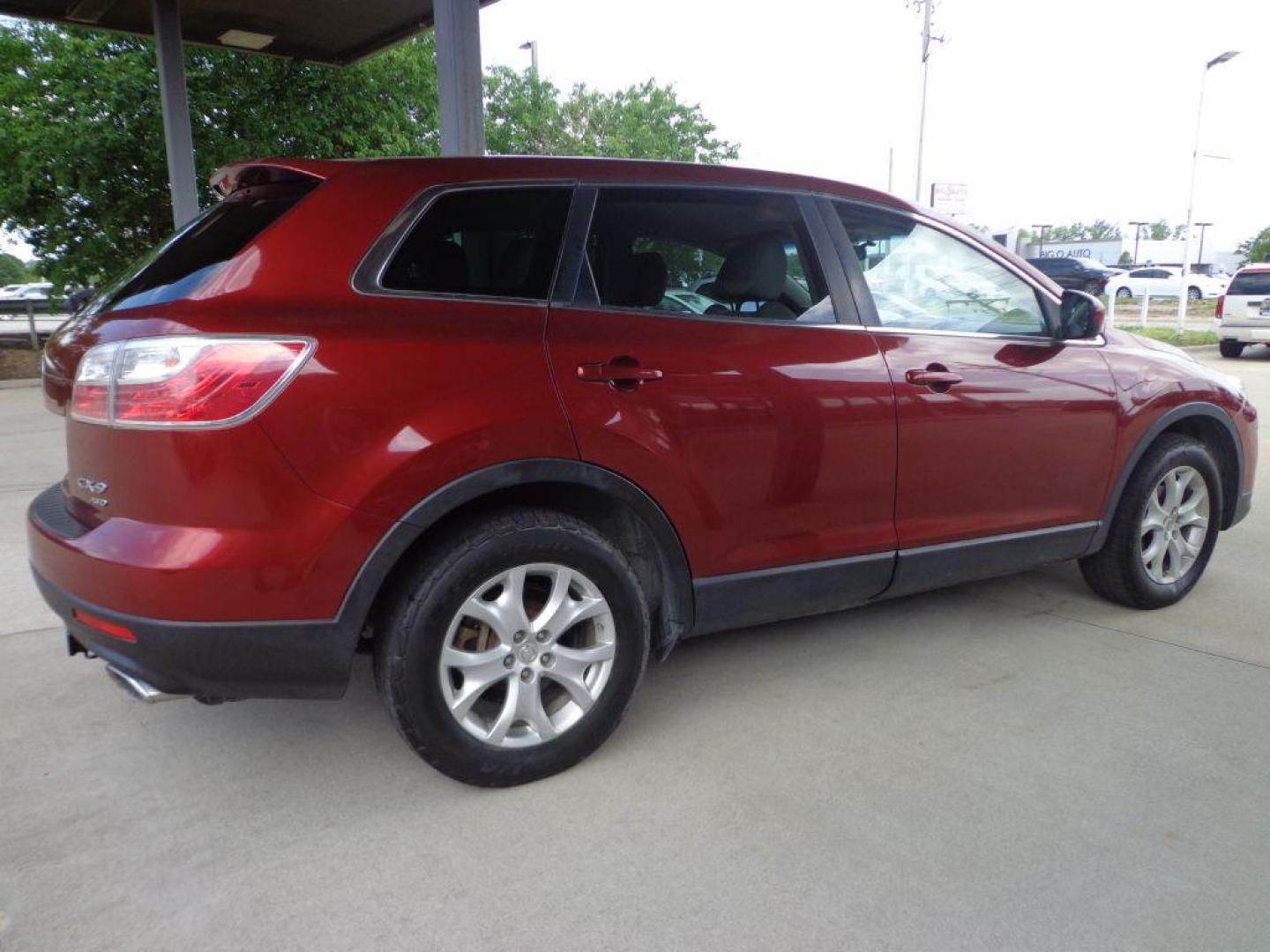 2012 MAROON MAZDA CX-9 (JM3TB3CA6C0) with an 3.7L engine, Automatic transmission, located at 6610 L St., Omaha, NE, 68117, (402) 731-7800, 41.212872, -96.014702 - Photo#3