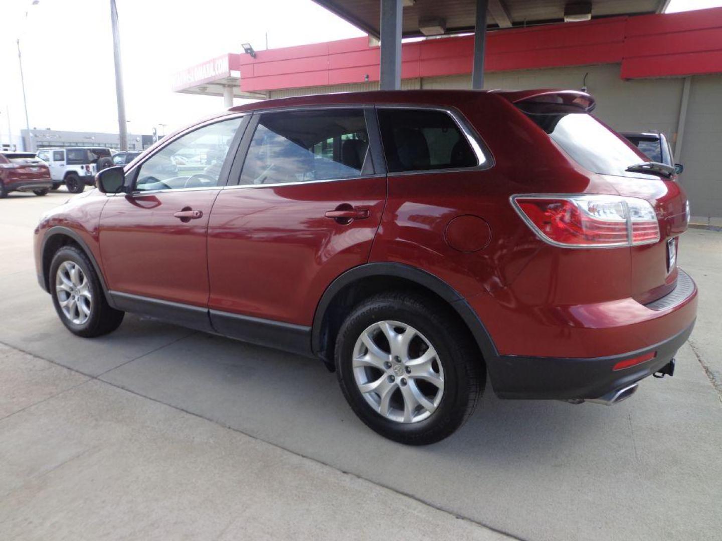 2012 MAROON MAZDA CX-9 (JM3TB3CA6C0) with an 3.7L engine, Automatic transmission, located at 6610 L St., Omaha, NE, 68117, (402) 731-7800, 41.212872, -96.014702 - Photo#5