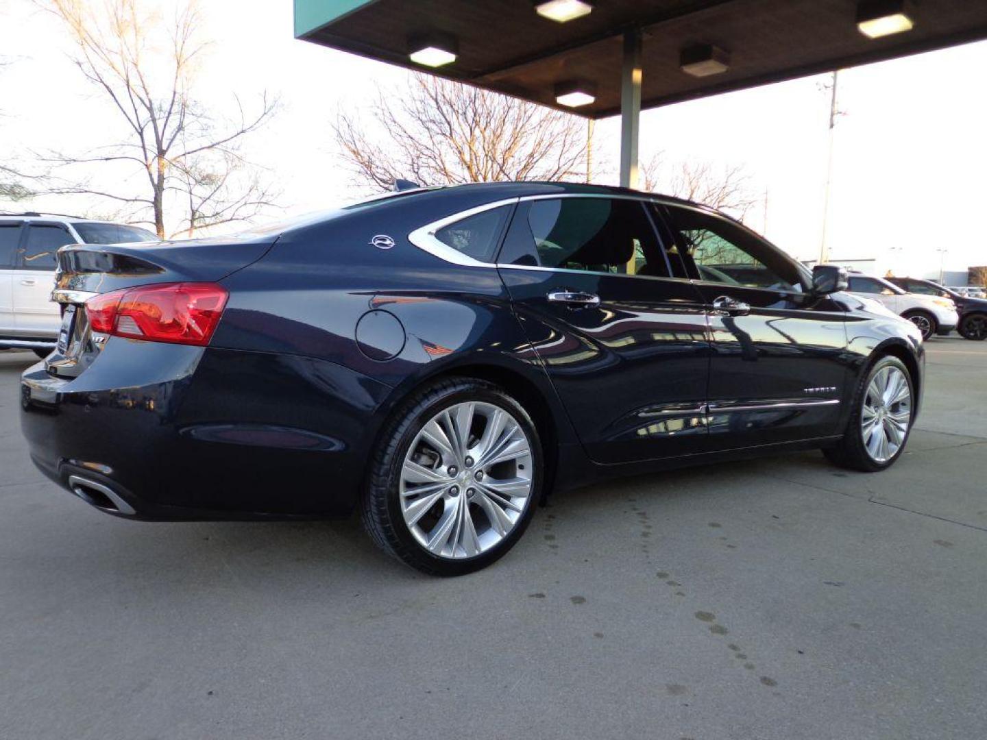 2014 BLUE CHEVROLET IMPALA LTZ (2G1155S32E9) with an 3.6L engine, Automatic transmission, located at 6610 L St., Omaha, NE, 68117, (402) 731-7800, 41.212872, -96.014702 - Photo#3