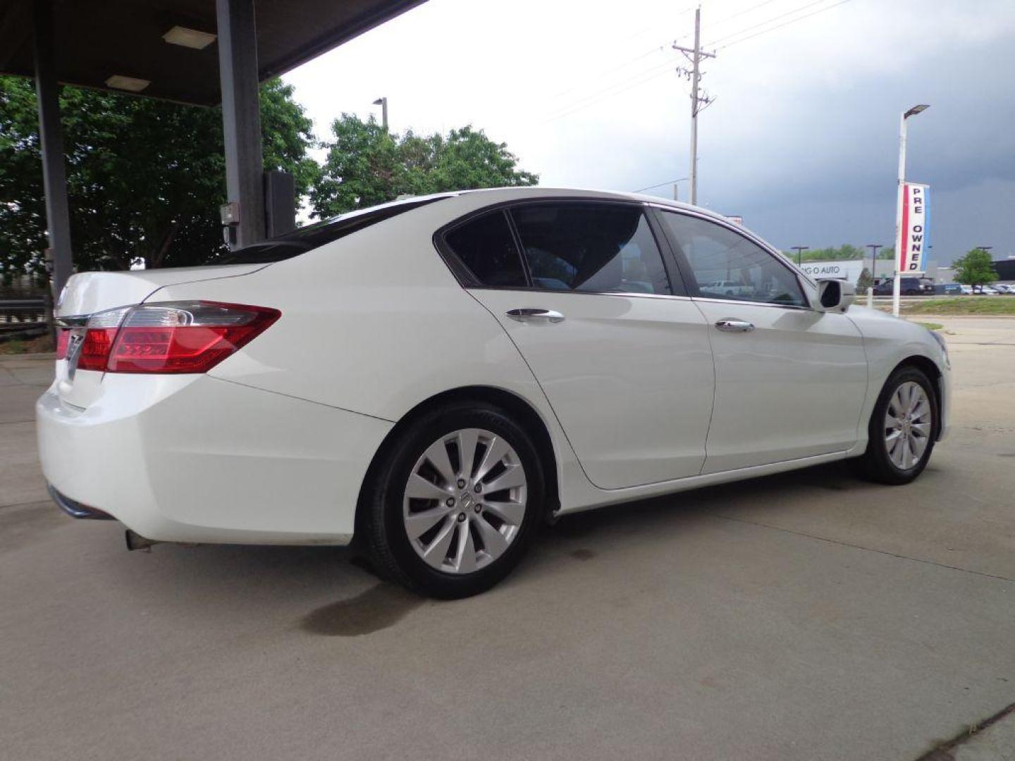 2014 WHITE HONDA ACCORD EXL (1HGCR2F87EA) with an 2.4L engine, Continuously Variable transmission, located at 6610 L St., Omaha, NE, 68117, (402) 731-7800, 41.212872, -96.014702 - 1-OWNER CLEAN CARFAX LOW MILEAGE LOADED WITH OPTIONS! *****We have found that most customers do the majority of their shopping online before visiting a dealership. For this reason we feel it necessary to have a competitive price on our used vehicles right up front. We spend time researching the - Photo#3