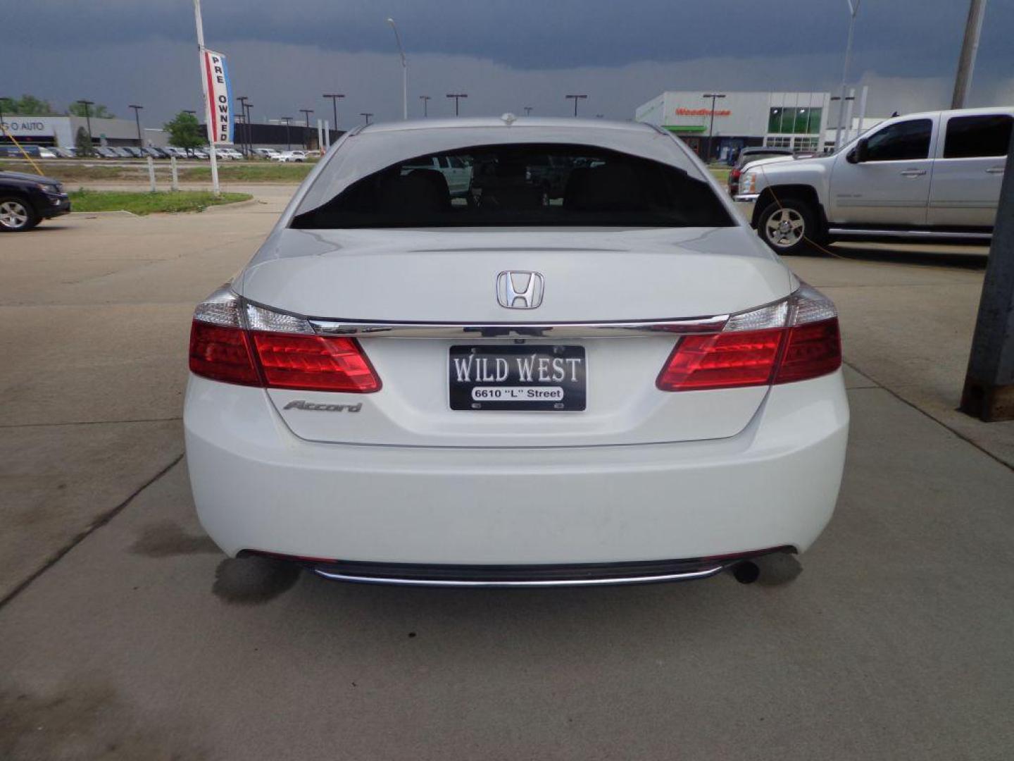 2014 WHITE HONDA ACCORD EXL (1HGCR2F87EA) with an 2.4L engine, Continuously Variable transmission, located at 6610 L St., Omaha, NE, 68117, (402) 731-7800, 41.212872, -96.014702 - 1-OWNER CLEAN CARFAX LOW MILEAGE LOADED WITH OPTIONS! *****We have found that most customers do the majority of their shopping online before visiting a dealership. For this reason we feel it necessary to have a competitive price on our used vehicles right up front. We spend time researching the - Photo#4