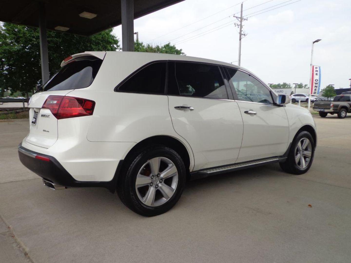 2011 WHITE ACURA MDX TECHNOLOGY (2HNYD2H45BH) with an 3.7L engine, Automatic transmission, located at 6610 L St., Omaha, NE, 68117, (402) 731-7800, 41.212872, -96.014702 - SHARP 1-OWNER CLEAN CARFAX LOW MILEAGE 3RD ROW SEATING LOADED WITH OPTIONS! *****We have found that most customers do the majority of their shopping online before visiting a dealership. For this reason we feel it necessary to have a competitive price on our used vehicles right up front. We s - Photo#3