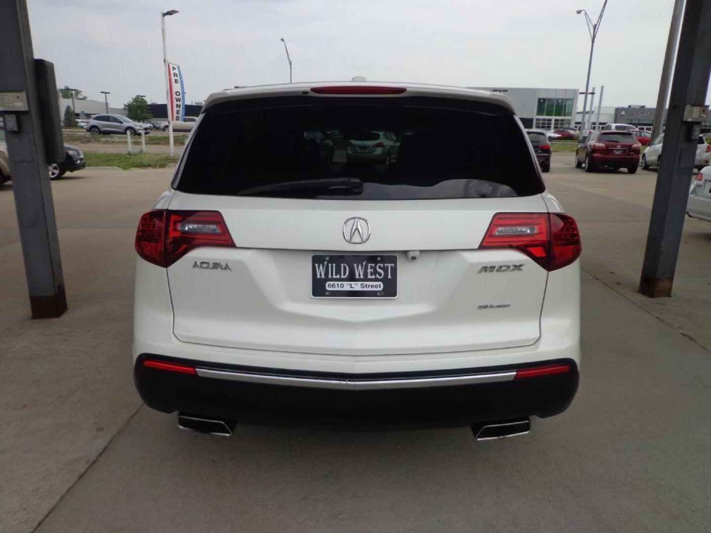 2011 WHITE ACURA MDX TECHNOLOGY (2HNYD2H45BH) with an 3.7L engine, Automatic transmission, located at 6610 L St., Omaha, NE, 68117, (402) 731-7800, 41.212872, -96.014702 - SHARP 1-OWNER CLEAN CARFAX LOW MILEAGE 3RD ROW SEATING LOADED WITH OPTIONS! *****We have found that most customers do the majority of their shopping online before visiting a dealership. For this reason we feel it necessary to have a competitive price on our used vehicles right up front. We s - Photo#4