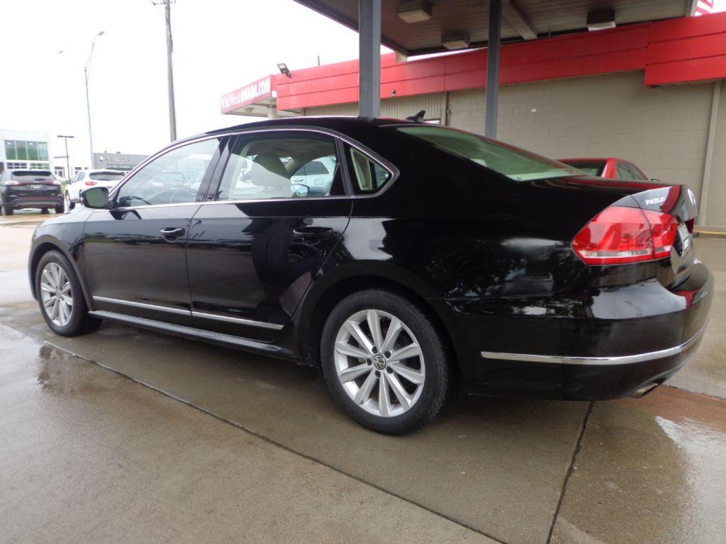 2013 BLACK VOLKSWAGEN PASSAT SEL (1VWCH7A34DC) with an 2.5L engine, Automatic transmission, located at 6610 L St., Omaha, NE, 68117, (402) 731-7800, 41.212872, -96.014702 - SHARP SEL PACKAGE WITH A CLEAN CARFAX, LOW MILEAGE, SUNROOF, HEATED SEATS, BACKUP CAM AND NEWER TIRES! *****We have found that most customers do the majority of their shopping online before visiting a dealership. For this reason we feel it necessary to have a competitive price on our used vehi - Photo#5