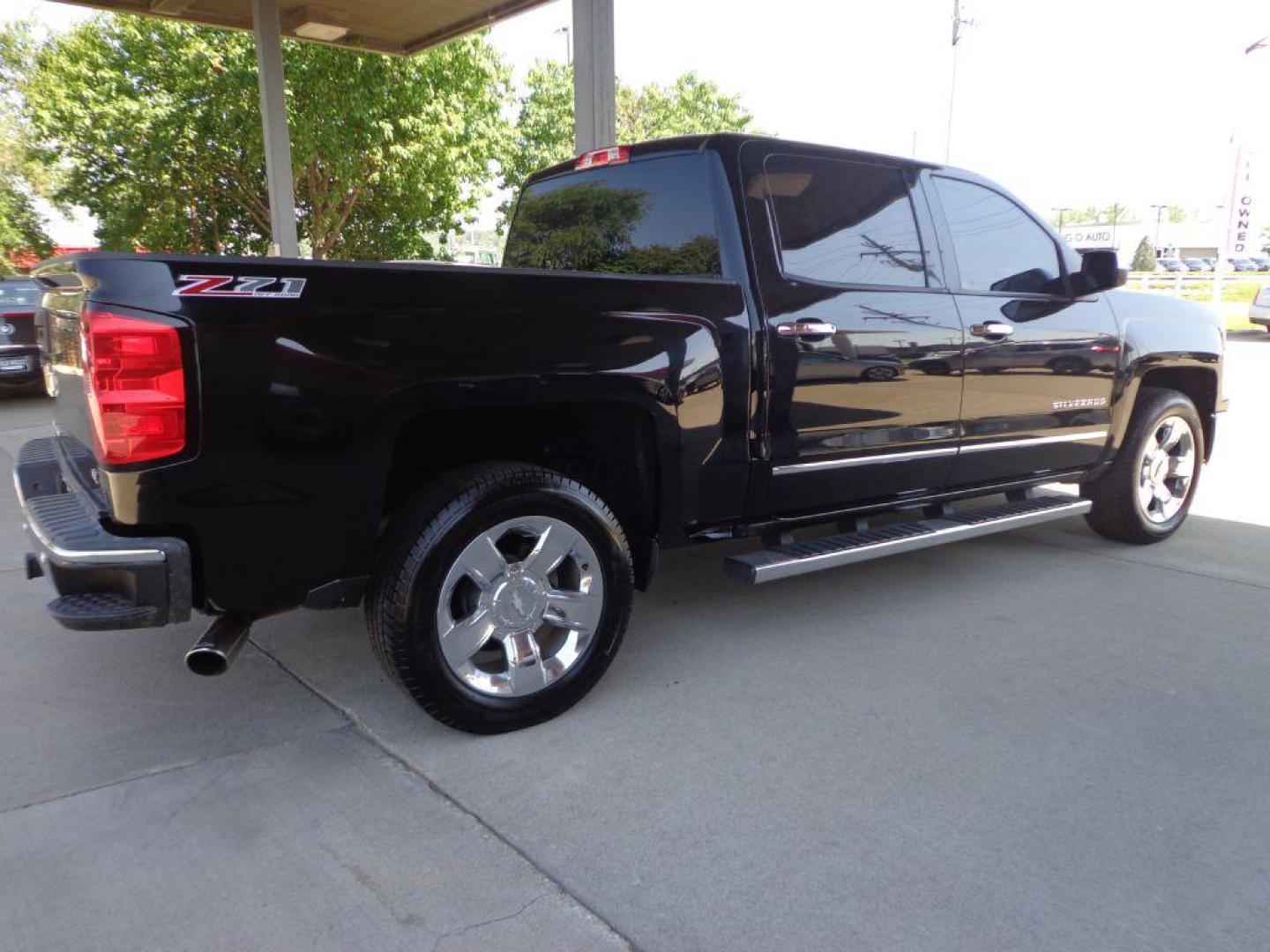 2014 BLACK CHEVROLET SILVERADO 1500 LTZ (3GCUKSECXEG) with an 5.3L engine, Automatic transmission, located at 6610 L St., Omaha, NE, 68117, (402) 731-7800, 41.212872, -96.014702 - Photo#3