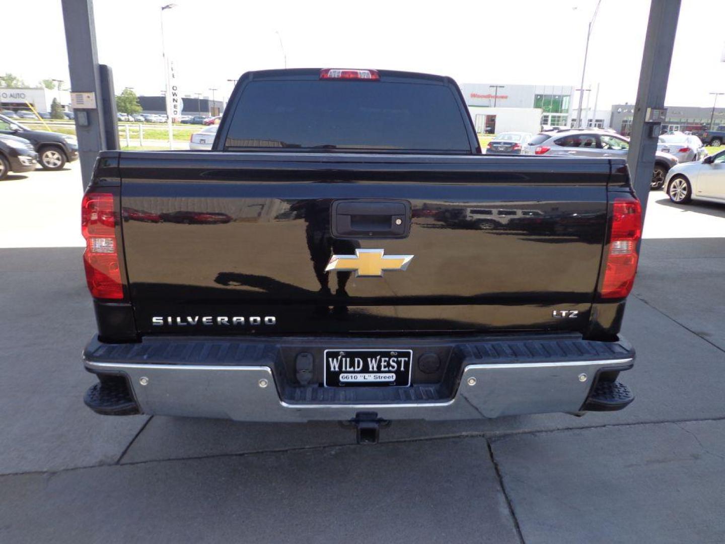 2014 BLACK CHEVROLET SILVERADO 1500 LTZ (3GCUKSECXEG) with an 5.3L engine, Automatic transmission, located at 6610 L St., Omaha, NE, 68117, (402) 731-7800, 41.212872, -96.014702 - Photo#4