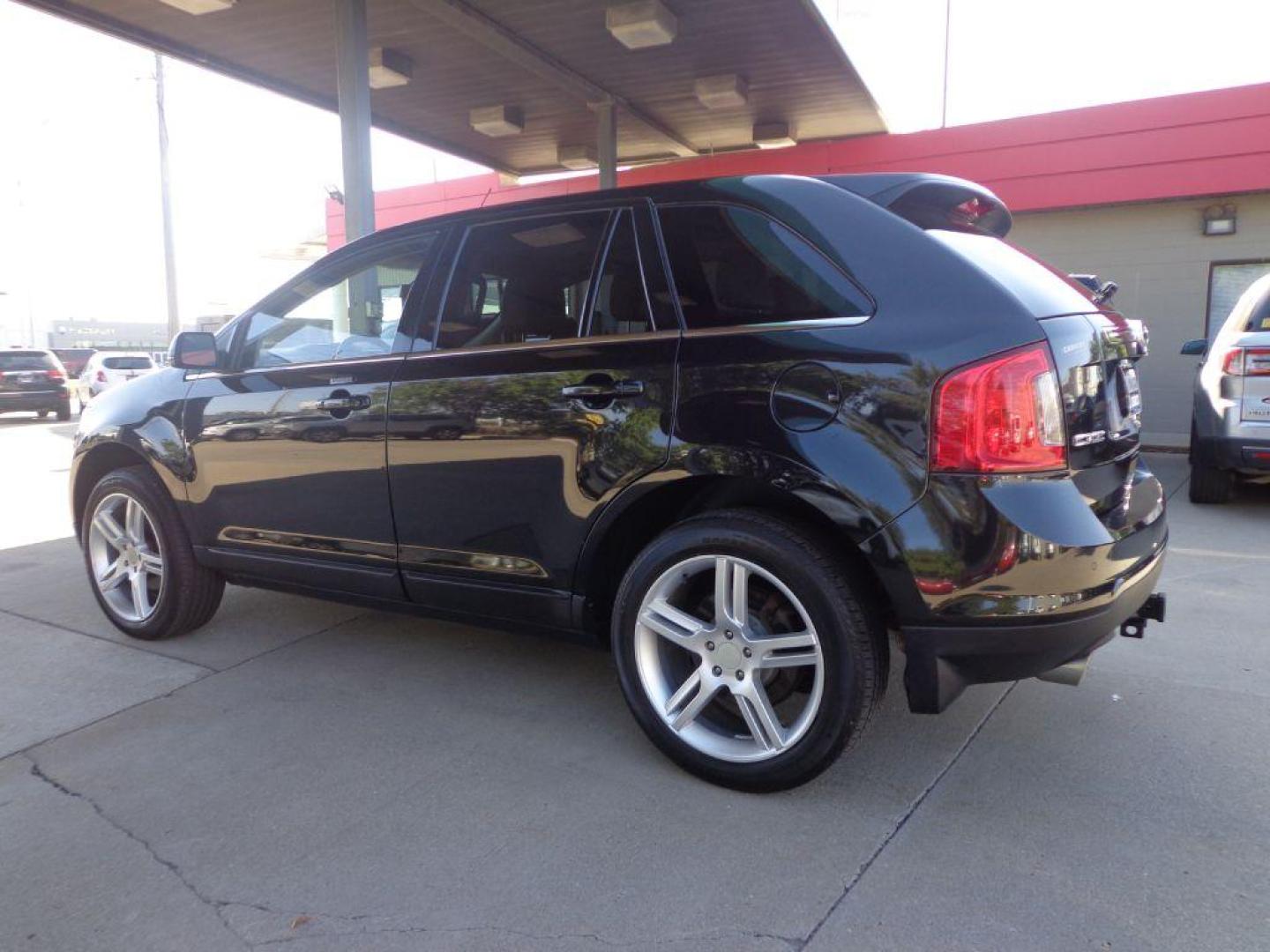 2013 BLACK FORD EDGE LIMITED (2FMDK4KC1DB) with an 3.5L engine, Automatic transmission, located at 6610 L St., Omaha, NE, 68117, (402) 731-7800, 41.212872, -96.014702 - 2-OWNER CLEAN CARFAX LOW MILEAGE LOADED WITH OPTIONS INCLUDING: NAV, BACKUP CAM, PANORAMIC ROOF, ADAPTIVE CRUISE, HID HEADLAMPS, POWER LIFTGATE, VISION PACKAGE, BLIND SPOT ASSIST AND NEWER TIRES! *****We have found that most customers do the majority of their shopping online before visitin - Photo#5