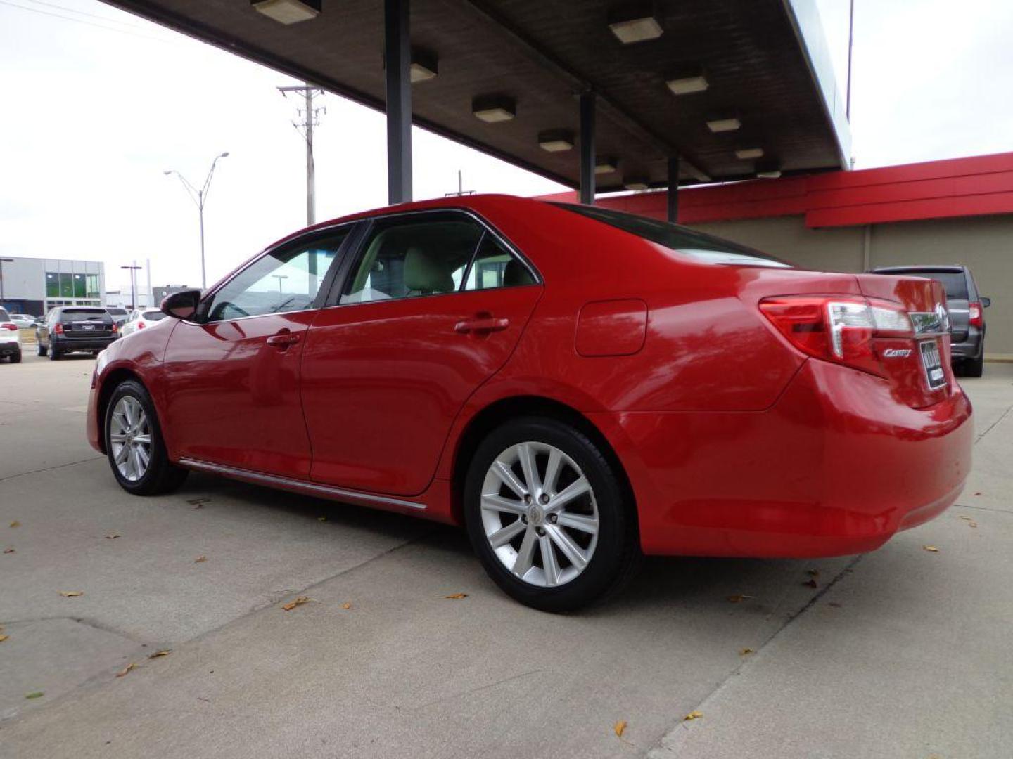 2012 RED TOYOTA CAMRY XLE (4T4BF1FK8CR) with an 2.5L engine, Automatic transmission, located at 6610 L St., Omaha, NE, 68117, (402) 731-7800, 41.212872, -96.014702 - 1-OWNER CLEAN CARFAX LOW MILEAGE WITH A SUNROOF AND NEWER TIRES! *****We have found that most customers do the majority of their shopping online before visiting a dealership. For this reason we feel it necessary to have a competitive price on our used vehicles right up front. We spend time re - Photo#5