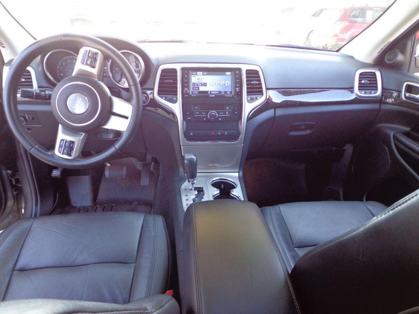 2012 GRAY JEEP GRAND CHEROKEE LAREDO (1C4RJFAG7CC) with an 3.6L engine, Automatic transmission, located at 6610 L St., Omaha, NE, 68117, (402) 731-7800, 41.212872, -96.014702 - 2-OWNER CLEAN CARFAX LOW MILEAGE LOADED WITH HEATED LEATHER, SUNROOF, NAV AND BACKUP CAM! *****We have found that most customers do the majority of their shopping online before visiting a dealership. For this reason we feel it necessary to have a competitive price on our used vehicles right up - Photo#21