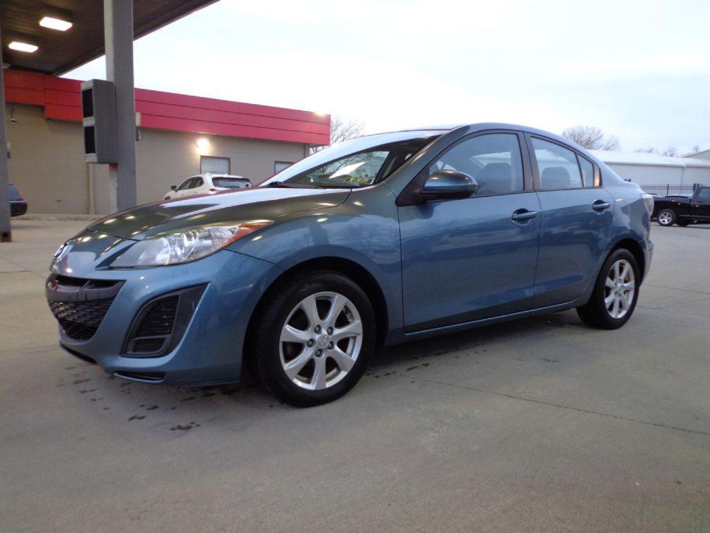 2011 BLUE MAZDA 3 I TOURING (JM1BL1VG5B1) with an 2.0L engine, Automatic transmission, located at 6610 L St., Omaha, NE, 68117, (402) 731-7800, 41.212872, -96.014702 - 1-OWNER CLEAN CARFAX LOW MILEAGE WITH A SUNROOF! *****We have found that most customers do the majority of their shopping online before visiting a dealership. For this reason we feel it necessary to have a competitive price on our used vehicles right up front. We spend time researching the regi - Photo#0