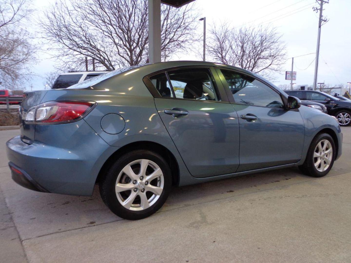 2011 BLUE MAZDA 3 I TOURING (JM1BL1VG5B1) with an 2.0L engine, Automatic transmission, located at 6610 L St., Omaha, NE, 68117, (402) 731-7800, 41.212872, -96.014702 - 1-OWNER CLEAN CARFAX LOW MILEAGE WITH A SUNROOF! *****We have found that most customers do the majority of their shopping online before visiting a dealership. For this reason we feel it necessary to have a competitive price on our used vehicles right up front. We spend time researching the regi - Photo#3