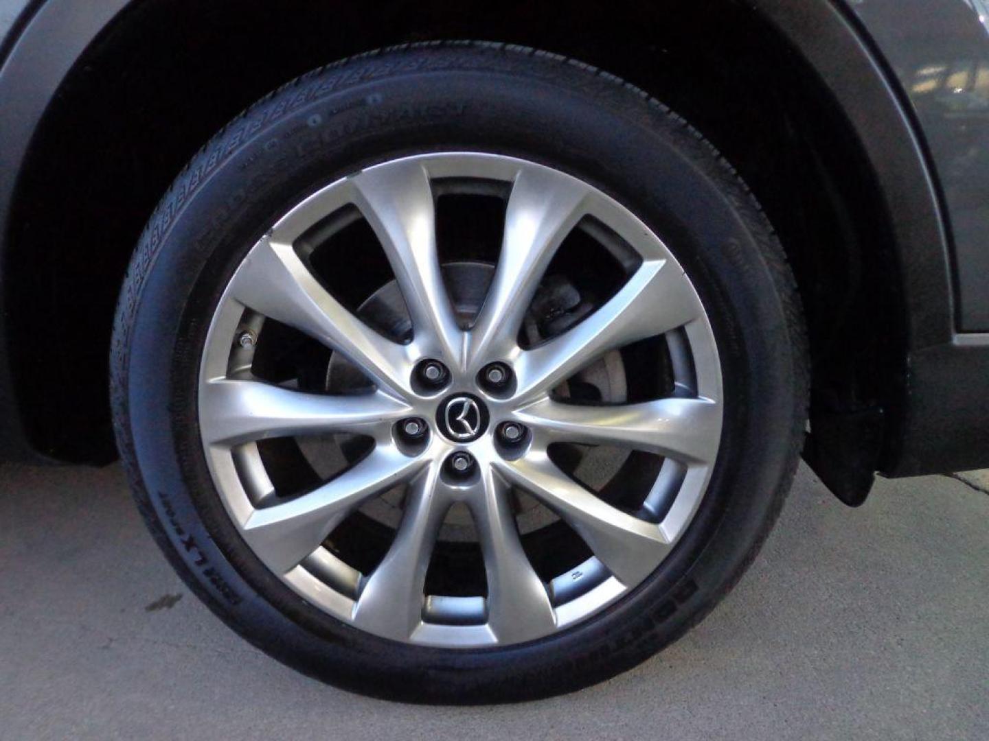 2014 GRAY MAZDA CX-9 GRAND TOURING (JM3TB3DV8E0) with an 3.7L engine, Automatic transmission, located at 6610 L St., Omaha, NE, 68117, (402) 731-7800, 41.212872, -96.014702 - 1-OWNER CLEAN CARFAX LOW MILEAGE LOADED WITH HEATED SEATS, 3RD ROW, SUNROOF, NAV, BACKUP CAM, BOSE AND MUCH MORE! *****We have found that most customers do the majority of their shopping online before visiting a dealership. For this reason we feel it necessary to have a competitive price on o - Photo#8