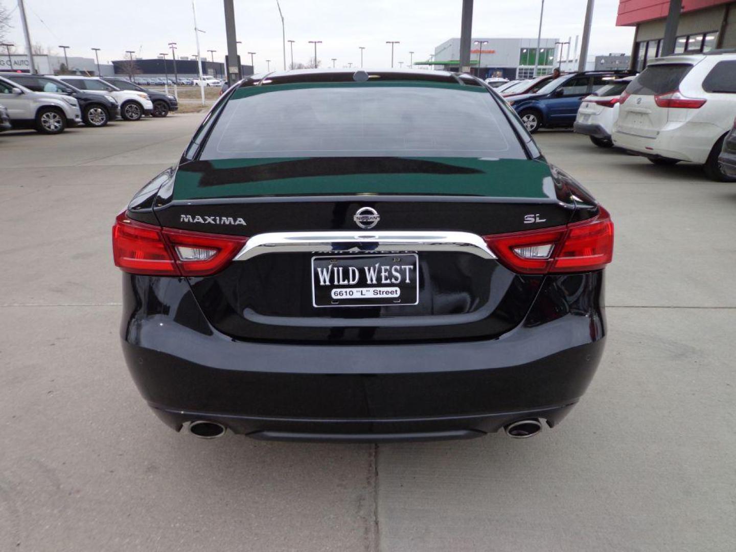 2017 BLACK NISSAN MAXIMA SL (1N4AA6AP1HC) with an 3.5L engine, Continuously Variable transmission, located at 6610 L St., Omaha, NE, 68117, (402) 731-7800, 41.212872, -96.014702 - Photo#4