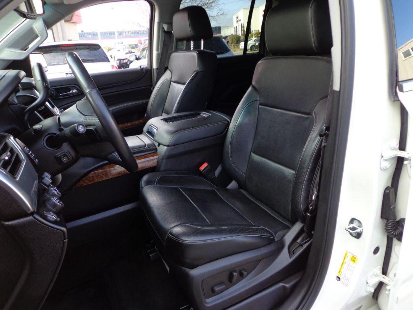 2015 WHITE CHEVROLET SUBURBAN 1500 LTZ (1GNSKKKC6FR) with an 5.3L engine, Automatic transmission, located at 6610 L St., Omaha, NE, 68117, (402) 731-7800, 41.212872, -96.014702 - Photo#13