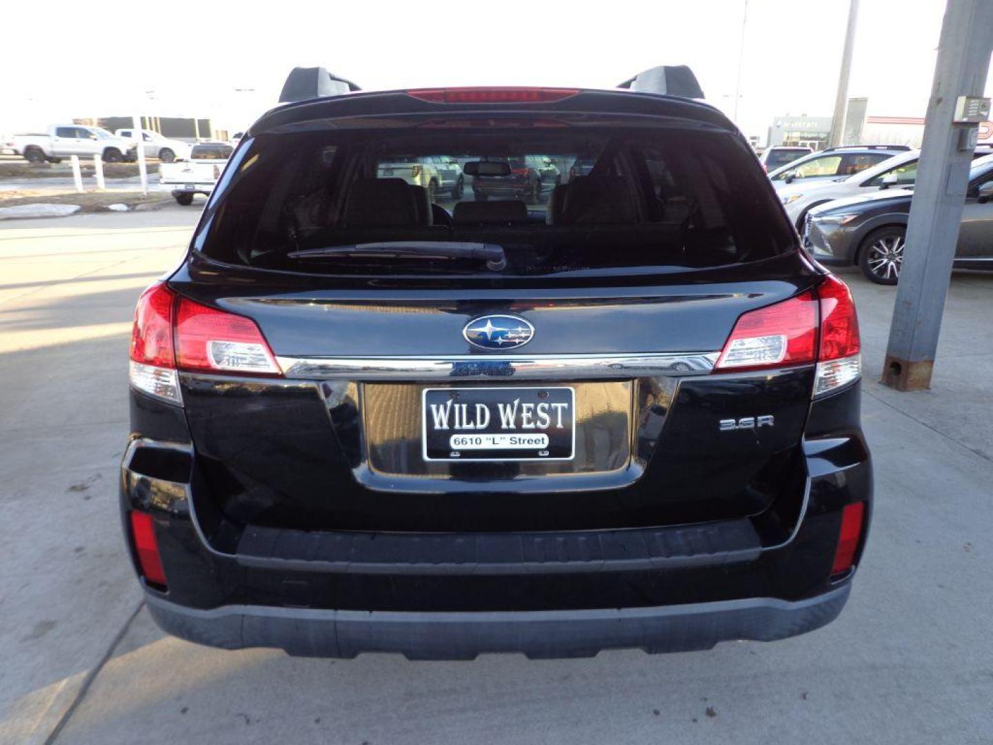 2010 BLACK SUBARU OUTBACK 3.6R LIMITED (4S4BRDKCXA2) with an 3.6L engine, Continuously Variable transmission, located at 6610 L St., Omaha, NE, 68117, (402) 731-7800, 41.212872, -96.014702 - Photo#4