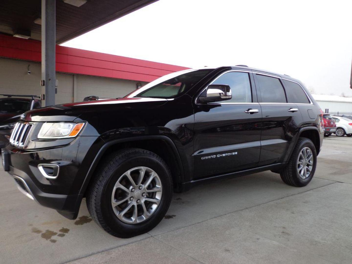 2015 BLACK JEEP GRAND CHEROKEE LIMITED (1C4RJFBG0FC) with an 3.6L engine, Automatic transmission, located at 6610 L St., Omaha, NE, 68117, (402) 731-7800, 41.212872, -96.014702 - Photo#0