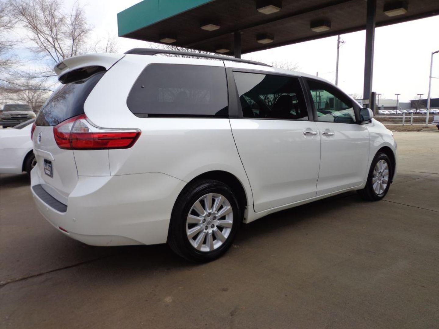 2015 WHITE TOYOTA SIENNA XLE (5TDDK3DC2FS) with an 3.5L engine, Automatic transmission, located at 6610 L St., Omaha, NE, 68117, (402) 731-7800, 41.212872, -96.014702 - Photo#3