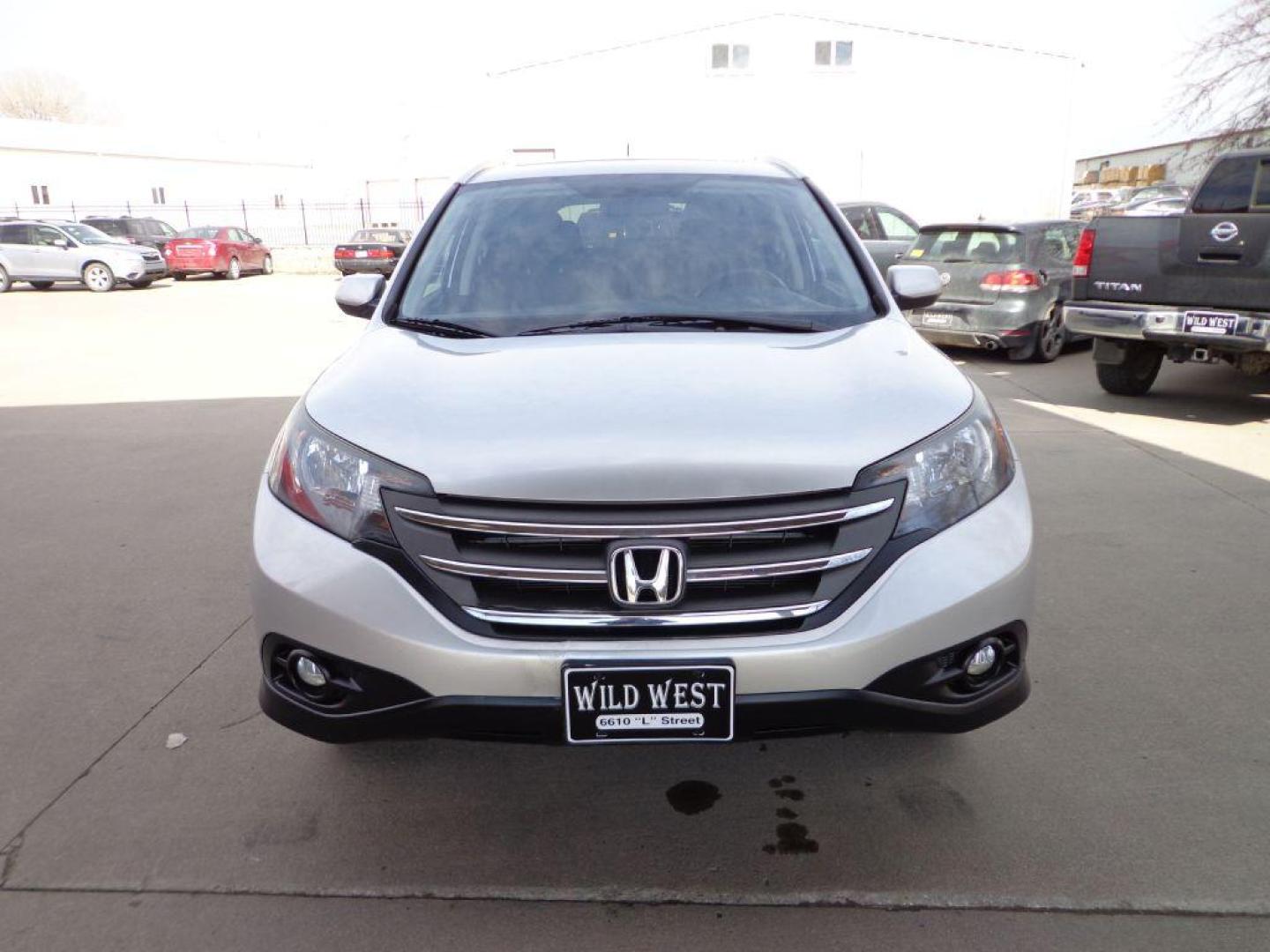 2013 SILVER HONDA CR-V EXL (2HKRM4H71DH) with an 2.4L engine, Automatic transmission, located at 6610 L St., Omaha, NE, 68117, (402) 731-7800, 41.212872, -96.014702 - 1-OWNER CLEAN CARFAX LOW MILEAGE WITH NEWER TIRES! *****We have found that most customers do the majority of their shopping online before visiting a dealership. For this reason we feel it necessary to have a competitive price on our used vehicles right up front. We spend time researching the - Photo#1