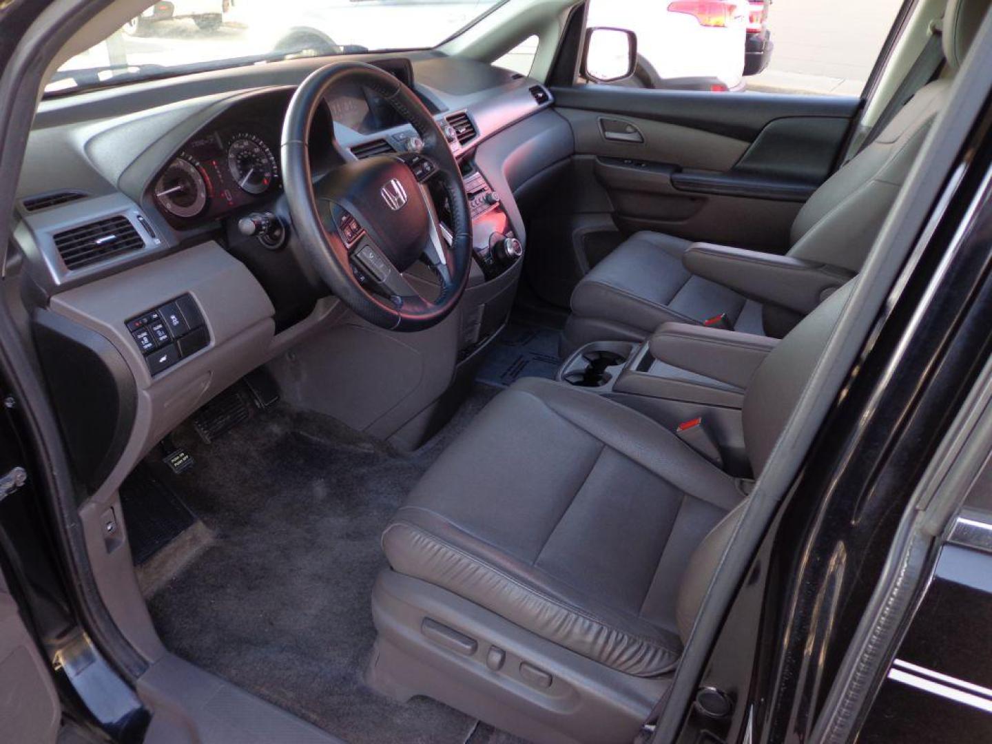 2013 BLACK HONDA ODYSSEY EXL (5FNRL5H66DB) with an 3.5L engine, Automatic transmission, located at 6610 L St., Omaha, NE, 68117, (402) 731-7800, 41.212872, -96.014702 - Photo#14