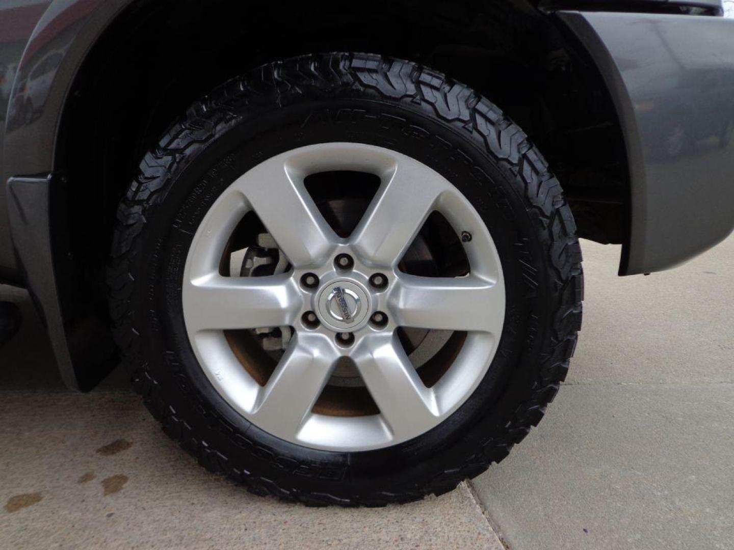 2011 GRAY NISSAN TITAN SL (1N6AA0EC5BN) with an 5.6L engine, Automatic transmission, located at 6610 L St., Omaha, NE, 68117, (402) 731-7800, 41.212872, -96.014702 - 2-OWNER CLEAN CARFAX RUST-FREE LOW MILE SL PACKAGE WITH HEATED LEATHER, SUNROOF, REAR ENTERTAINMENT, NAV AND NEWER TIRES! *****We have found that most customers do the majority of their shopping online before visiting a dealership. For this reason we feel it necessary to have a competitive pr - Photo#8