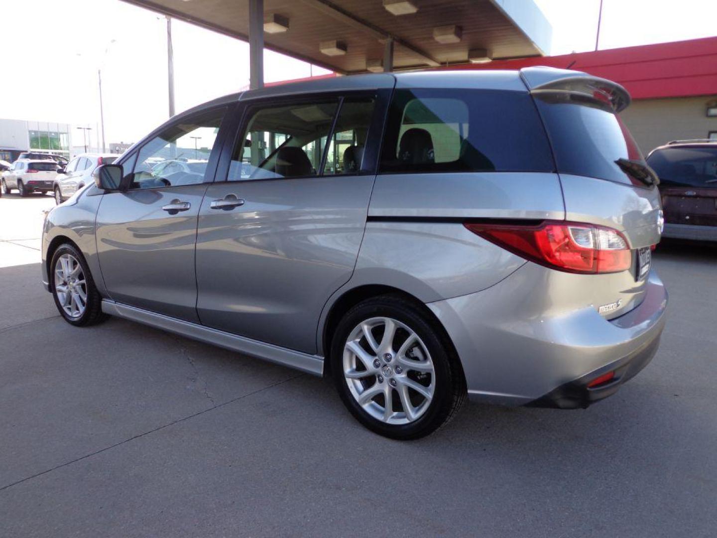 2012 SILVER MAZDA 5 GRAND TOURING (JM1CW2DL4C0) with an 2.5L engine, Automatic transmission, located at 6610 L St., Omaha, NE, 68117, (402) 731-7800, 41.212872, -96.014702 - GRAND TOURING MODEL WITH LOW MILEAGE, CLEAN CARFAX, HEATED LEATHER, 3RD ROW SEATING, SUNROOF AND NEWER TIRES! *****We have found that most customers do the majority of their shopping online before visiting a dealership. For this reason we feel it necessary to have a competitive price on our use - Photo#5