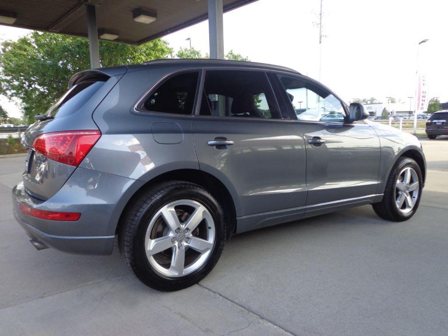 2012 GRAY AUDI Q5 PREMIUM PLUS (WA1LFAFP5CA) with an 2.0L engine, Automatic transmission, located at 6610 L St., Omaha, NE, 68117, (402) 731-7800, 41.212872, -96.014702 - 1-OWNER CLEAN CARFAX LOW MILEAGE LOADED WITH OPTIONS AND NEWER TIRES! *****We have found that most customers do the majority of their shopping online before visiting a dealership. For this reason we feel it necessary to have a competitive price on our used vehicles right up front. We spend time - Photo#3