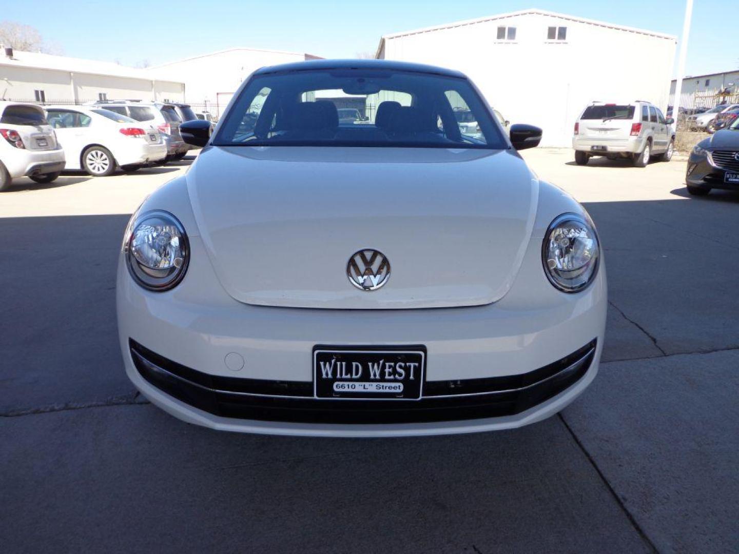 2013 WHITE VOLKSWAGEN BEETLE TURBO (3VWV67AT7DM) with an 2.0L engine, Automatic transmission, located at 6610 L St., Omaha, NE, 68117, (402) 731-7800, 41.212872, -96.014702 - 2-OWNER CLEAN CARFAX LOW MILEAGE WITH A SUNROOF, FENDER AUDIO AND NEWER TIRES! *****We have found that most customers do the majority of their shopping online before visiting a dealership. For this reason we feel it necessary to have a competitive price on our used vehicles right up front. We - Photo#1