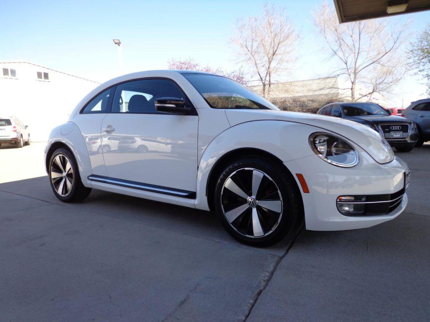 2013 WHITE VOLKSWAGEN BEETLE TURBO (3VWV67AT7DM) with an 2.0L engine, Automatic transmission, located at 6610 L St., Omaha, NE, 68117, (402) 731-7800, 41.212872, -96.014702 - 2-OWNER CLEAN CARFAX LOW MILEAGE WITH A SUNROOF, FENDER AUDIO AND NEWER TIRES! *****We have found that most customers do the majority of their shopping online before visiting a dealership. For this reason we feel it necessary to have a competitive price on our used vehicles right up front. We - Photo#2