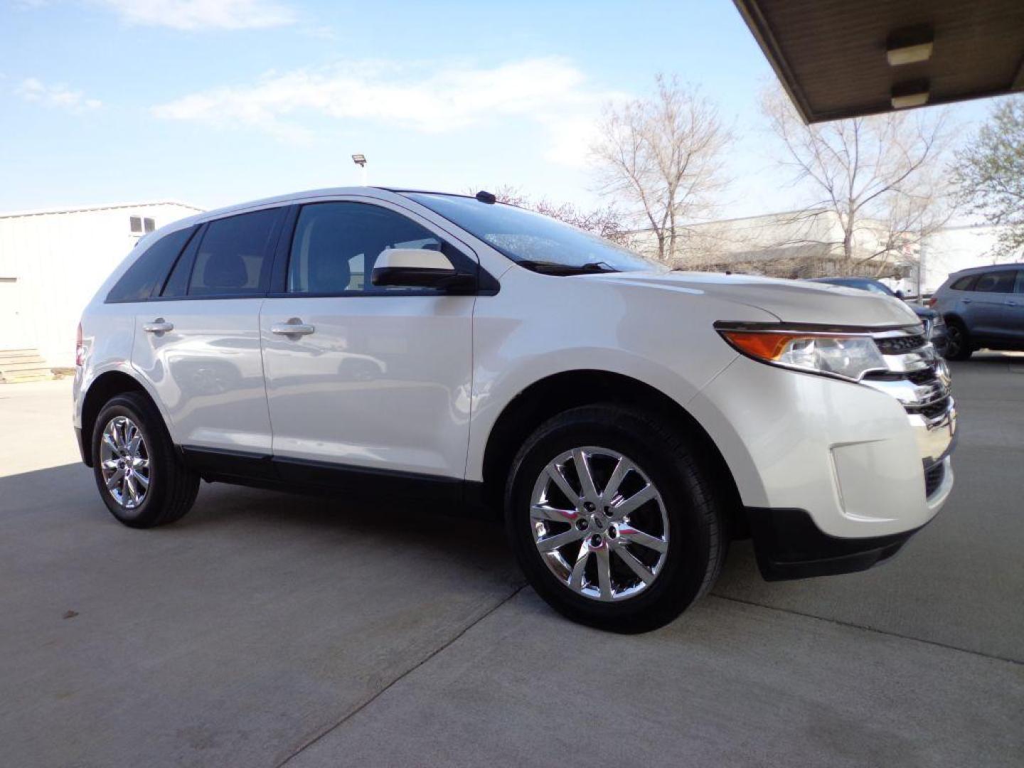 2013 WHITE FORD EDGE SEL (2FMDK4JC3DB) with an 3.5L engine, Automatic transmission, located at 6610 L St., Omaha, NE, 68117, (402) 731-7800, 41.212872, -96.014702 - 1-OWNER CLEAN CARFAX LOW MILEAGE LOADED WITH PANORAMIC SUNROOF, NAV, BACKUP CAM AND NEWER TIRES! *****We have found that most customers do the majority of their shopping online before visiting a dealership. For this reason we feel it necessary to have a competitive price on our used vehicles - Photo#2