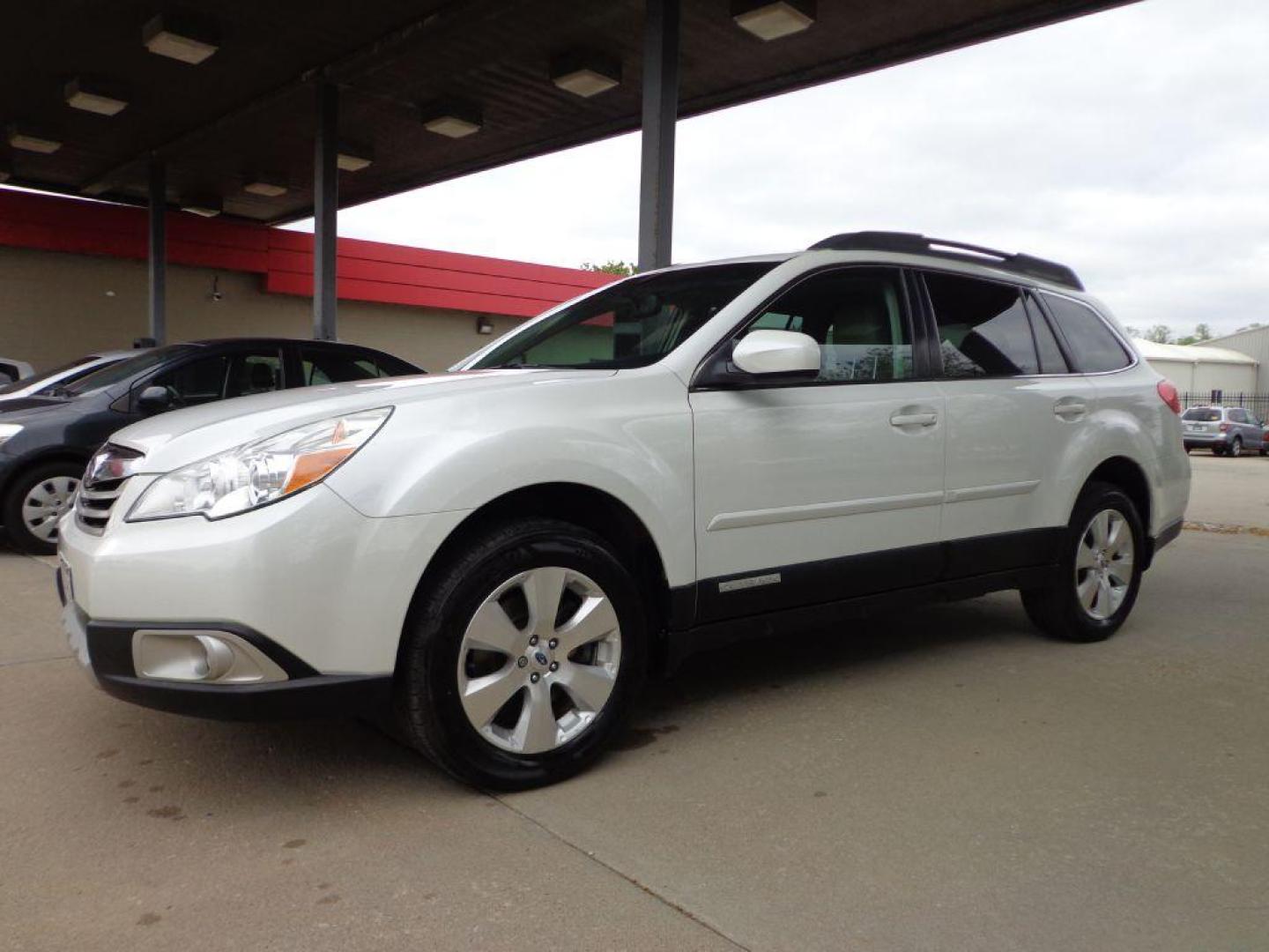 2012 WHITE SUBARU OUTBACK 3.6R LIMITED (4S4BRDLC8C2) with an 3.6L engine, Automatic transmission, located at 6610 L St., Omaha, NE, 68117, (402) 731-7800, 41.212872, -96.014702 - 1-OWNER CLEAN CARFAX LOW MILEAGE LOADED WITH HEATED LEATHER, SUNROOF, NAV, BACKUP CAM AND NEWER TIRES! *****We have found that most customers do the majority of their shopping online before visiting a dealership. For this reason we feel it necessary to have a competitive price on our used vehic - Photo#0