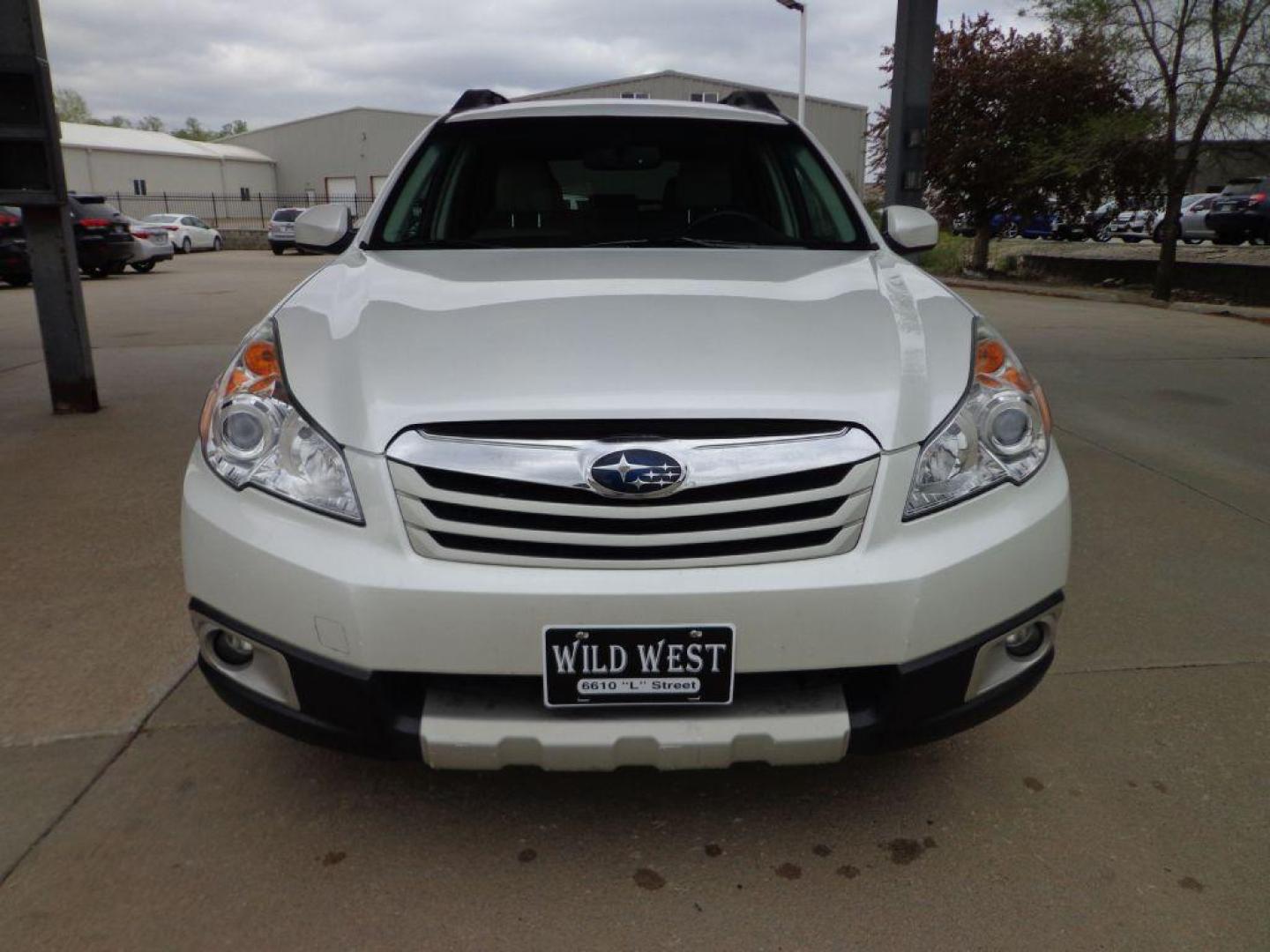 2012 WHITE SUBARU OUTBACK 3.6R LIMITED (4S4BRDLC8C2) with an 3.6L engine, Automatic transmission, located at 6610 L St., Omaha, NE, 68117, (402) 731-7800, 41.212872, -96.014702 - 1-OWNER CLEAN CARFAX LOW MILEAGE LOADED WITH HEATED LEATHER, SUNROOF, NAV, BACKUP CAM AND NEWER TIRES! *****We have found that most customers do the majority of their shopping online before visiting a dealership. For this reason we feel it necessary to have a competitive price on our used vehic - Photo#1