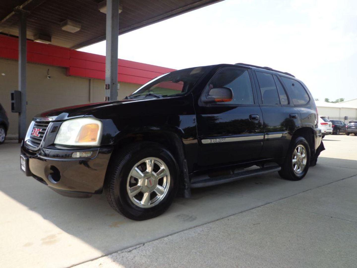 2002 BLACK GMC ENVOY (1GKDT13S322) with an 4.2L engine, Automatic transmission, located at 6610 L St., Omaha, NE, 68117, (402) 731-7800, 41.212872, -96.014702 - FRESH TRADE IN THAT RUNS AND DRIVES OUT GREAT! *****We have found that most customers do the majority of their shopping online before visiting a dealership. For this reason we feel it necessary to have a competitive price on our used vehicles right up front. We spend time researching the region - Photo#0