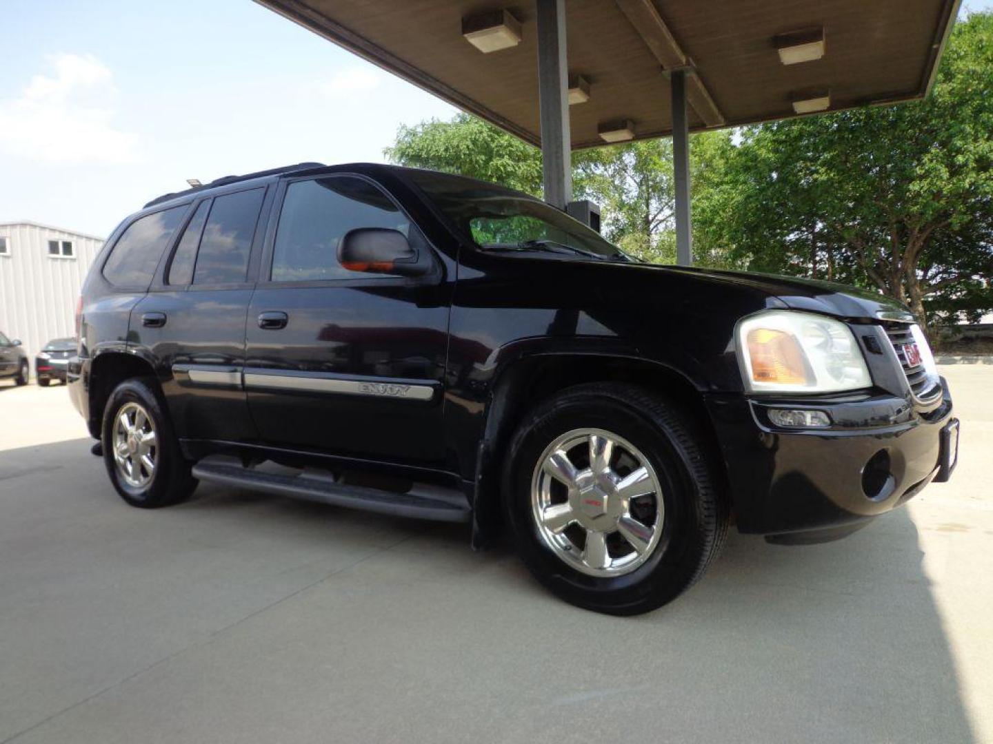 2002 BLACK GMC ENVOY (1GKDT13S322) with an 4.2L engine, Automatic transmission, located at 6610 L St., Omaha, NE, 68117, (402) 731-7800, 41.212872, -96.014702 - FRESH TRADE IN THAT RUNS AND DRIVES OUT GREAT! *****We have found that most customers do the majority of their shopping online before visiting a dealership. For this reason we feel it necessary to have a competitive price on our used vehicles right up front. We spend time researching the region - Photo#2