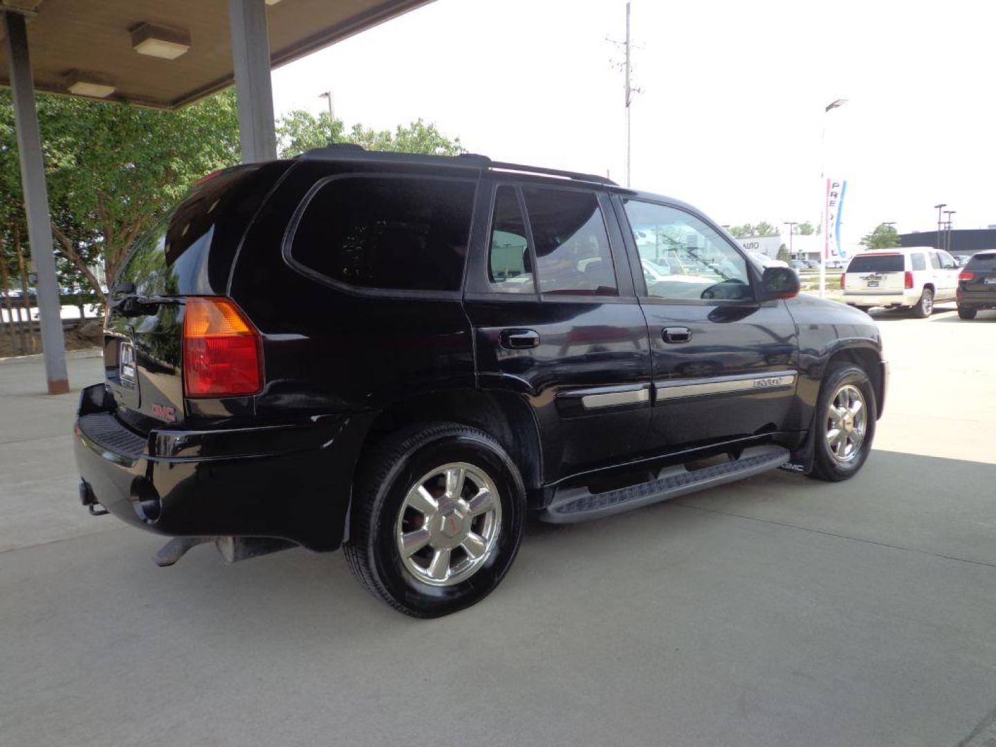 2002 BLACK GMC ENVOY (1GKDT13S322) with an 4.2L engine, Automatic transmission, located at 6610 L St., Omaha, NE, 68117, (402) 731-7800, 41.212872, -96.014702 - FRESH TRADE IN THAT RUNS AND DRIVES OUT GREAT! *****We have found that most customers do the majority of their shopping online before visiting a dealership. For this reason we feel it necessary to have a competitive price on our used vehicles right up front. We spend time researching the region - Photo#3