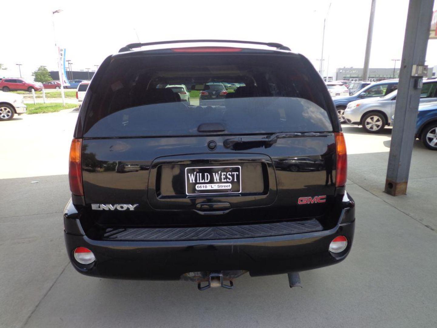 2002 BLACK GMC ENVOY (1GKDT13S322) with an 4.2L engine, Automatic transmission, located at 6610 L St., Omaha, NE, 68117, (402) 731-7800, 41.212872, -96.014702 - FRESH TRADE IN THAT RUNS AND DRIVES OUT GREAT! *****We have found that most customers do the majority of their shopping online before visiting a dealership. For this reason we feel it necessary to have a competitive price on our used vehicles right up front. We spend time researching the region - Photo#4