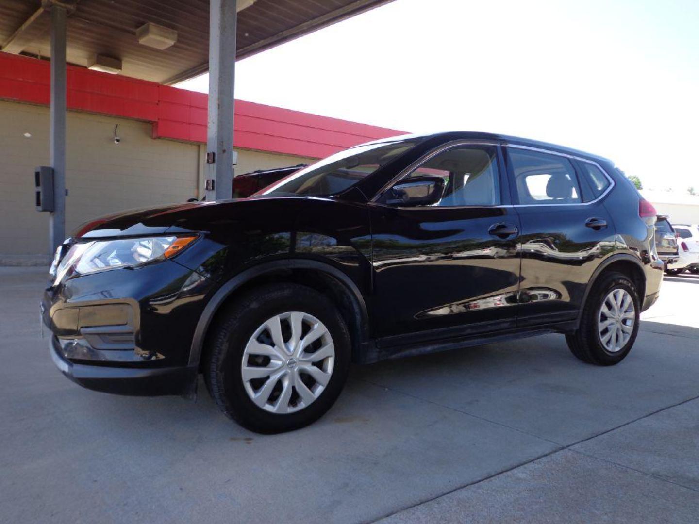 2017 BLACK NISSAN ROGUE S (JN8AT2MV1HW) with an 2.5L engine, Continuously Variable transmission, located at 6610 L St., Omaha, NE, 68117, (402) 731-7800, 41.212872, -96.014702 - ROGUE S WITH A CLEAN CARFAX, LOW MILEAGE AND NEWER TIRES! *****We have found that most customers do the majority of their shopping online before visiting a dealership. For this reason we feel it necessary to have a competitive price on our used vehicles right up front. We spend time researchi - Photo#0