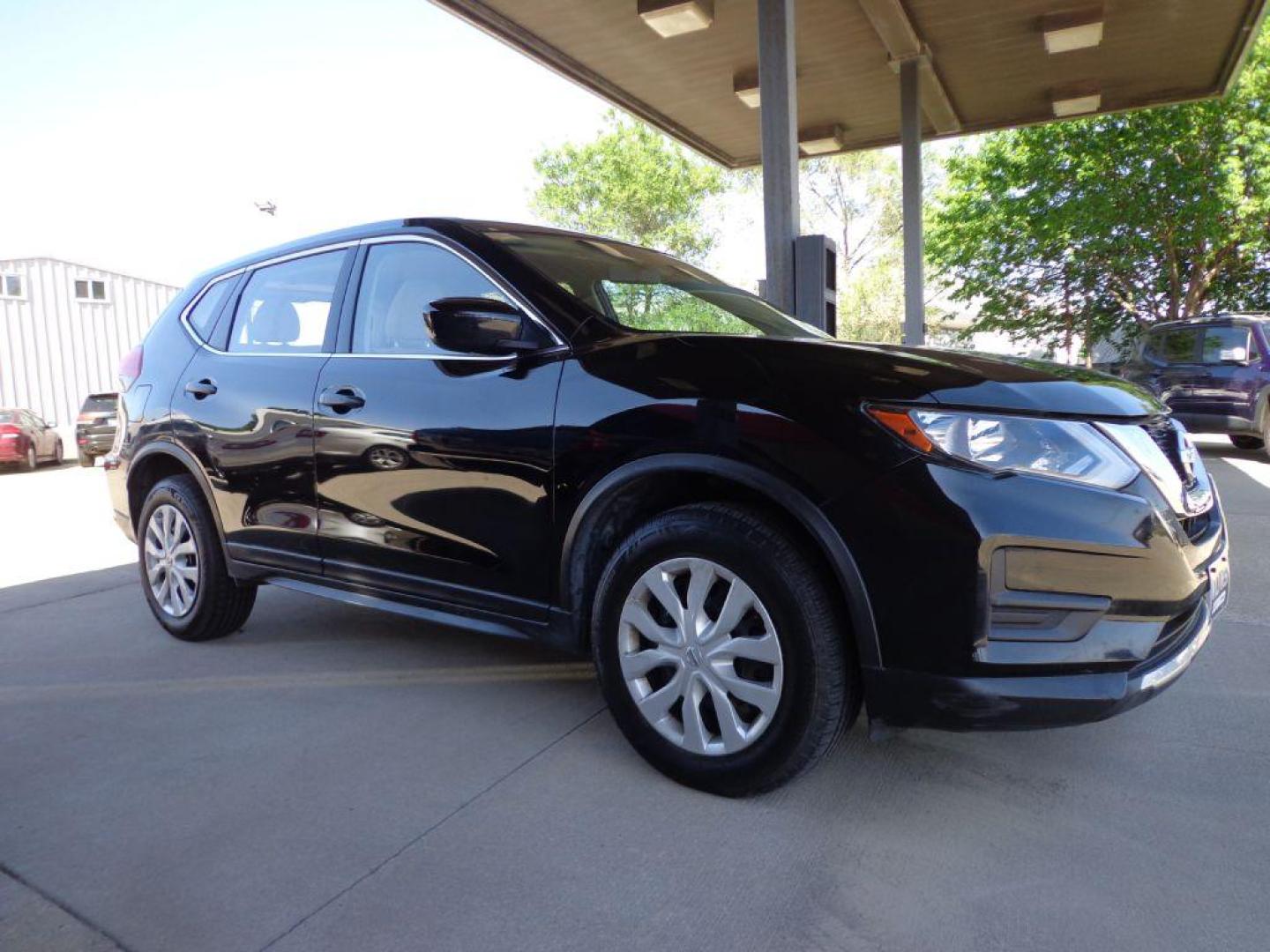 2017 BLACK NISSAN ROGUE S (JN8AT2MV1HW) with an 2.5L engine, Continuously Variable transmission, located at 6610 L St., Omaha, NE, 68117, (402) 731-7800, 41.212872, -96.014702 - ROGUE S WITH A CLEAN CARFAX, LOW MILEAGE AND NEWER TIRES! *****We have found that most customers do the majority of their shopping online before visiting a dealership. For this reason we feel it necessary to have a competitive price on our used vehicles right up front. We spend time researchi - Photo#2