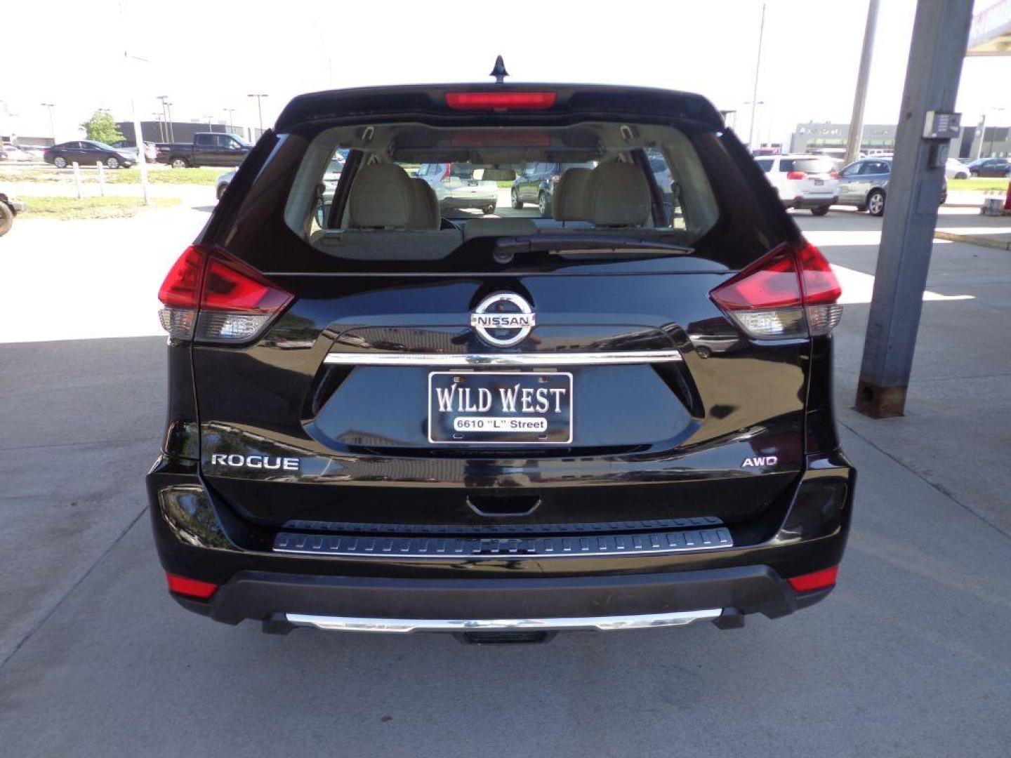 2017 BLACK NISSAN ROGUE S (JN8AT2MV1HW) with an 2.5L engine, Continuously Variable transmission, located at 6610 L St., Omaha, NE, 68117, (402) 731-7800, 41.212872, -96.014702 - ROGUE S WITH A CLEAN CARFAX, LOW MILEAGE AND NEWER TIRES! *****We have found that most customers do the majority of their shopping online before visiting a dealership. For this reason we feel it necessary to have a competitive price on our used vehicles right up front. We spend time researchi - Photo#4