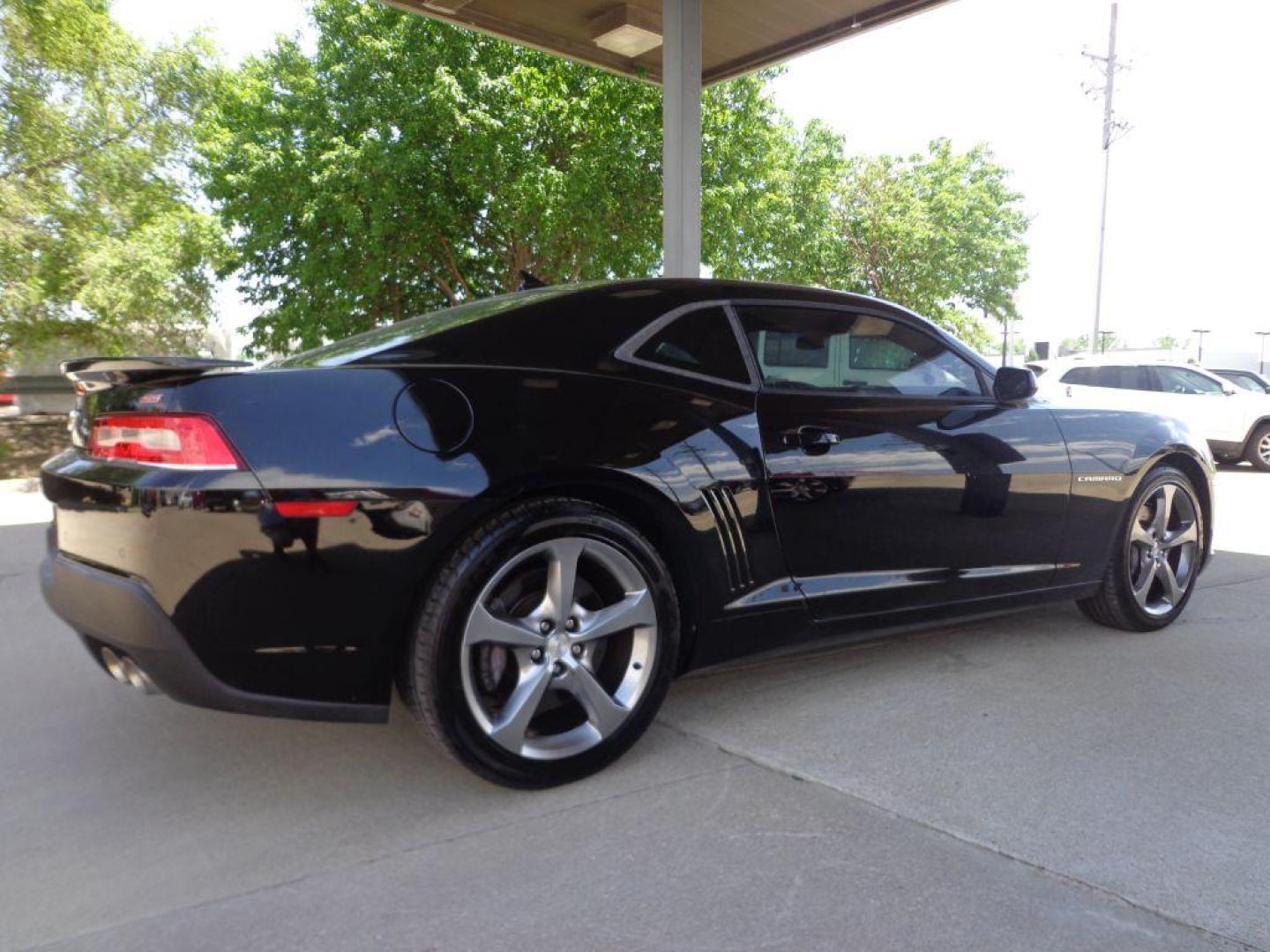 2014 BLACK CHEVROLET CAMARO 2SS (2G1FT1EW8E9) with an 6.2L engine, 6-Speed Manual transmission, located at 6610 L St., Omaha, NE, 68117, (402) 731-7800, 41.212872, -96.014702 - 1-OWNER CLEAN CARFAX, LOW MILEAGE LOADED WITH LEATHER, SUNROOF, NAV, BACKUP CAM, PREMIUM AUDIO AND NEWER TIRES! *****We have found that most customers do the majority of their shopping online before visiting a dealership. For this reason we feel it necessary to have a competitive price on our u - Photo#3