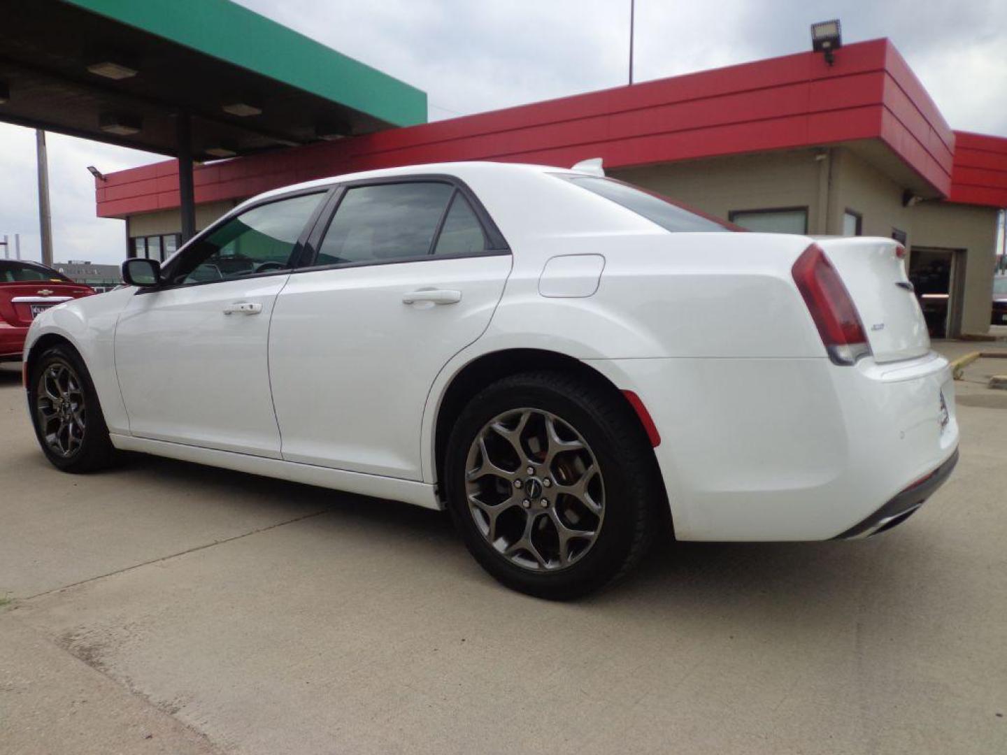 2017 WHITE CHRYSLER 300 S (2C3CCAGG5HH) with an 3.6L engine, Automatic transmission, located at 6610 L St., Omaha, NE, 68117, (402) 731-7800, 41.212872, -96.014702 - Photo#5