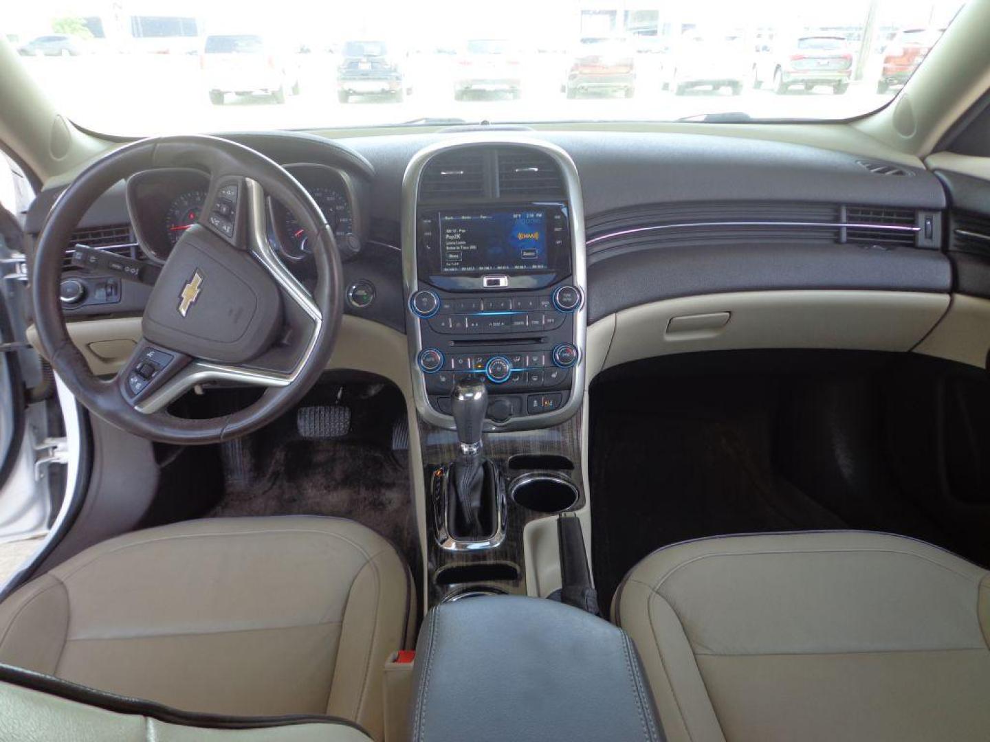 2015 WHITE CHEVROLET MALIBU LTZ (1G11G5SX0FF) with an 2.0L engine, Automatic transmission, located at 6610 L St., Omaha, NE, 68117, (402) 731-7800, 41.212872, -96.014702 - SHARP LTZ WITH A CLEAN CARFAX LOADED WITH OPTIONS! *****We have found that most customers do the majority of their shopping online before visiting a dealership. For this reason we feel it necessary to have a competitive price on our used vehicles right up front. We spend time researching the - Photo#16