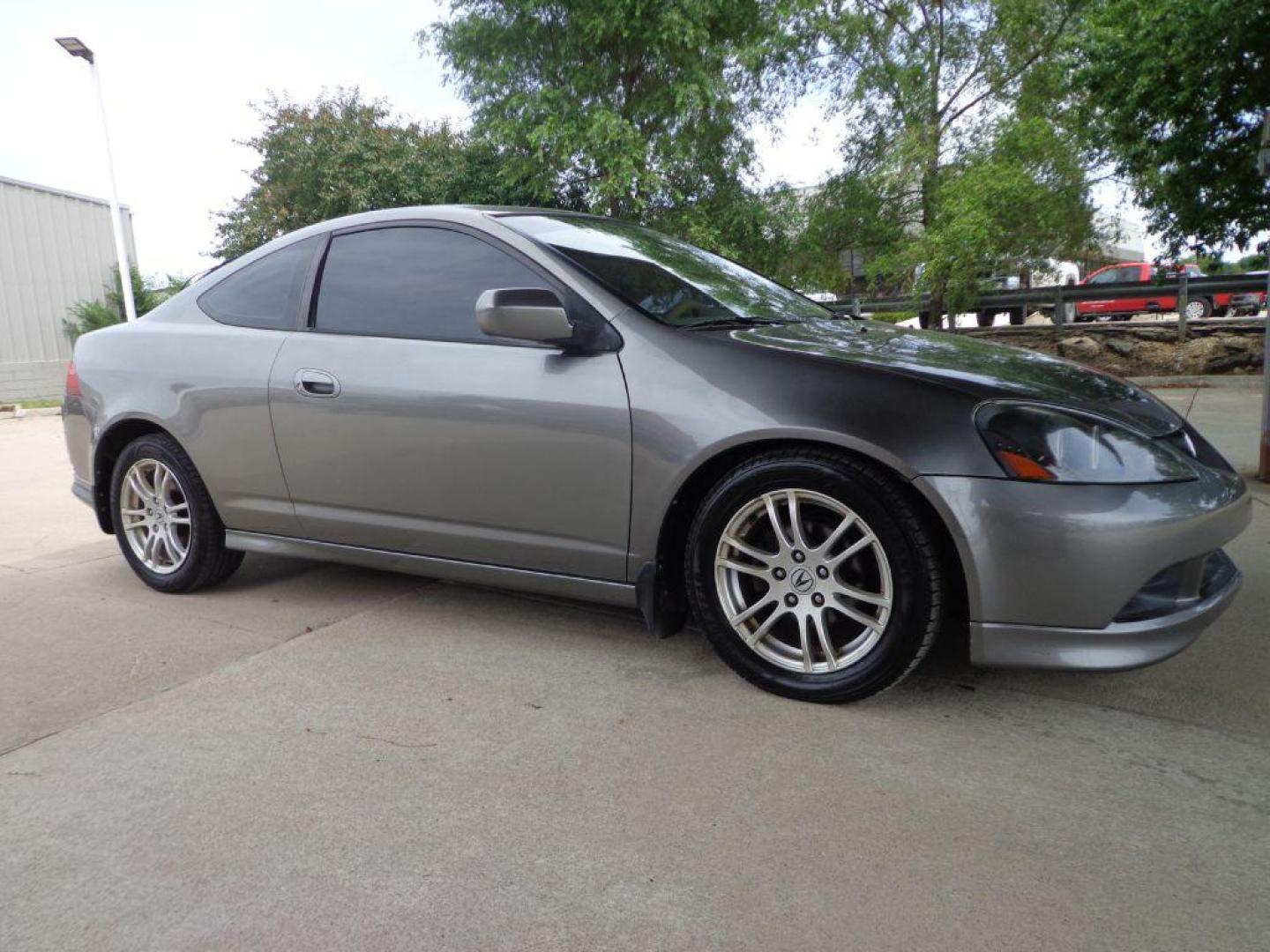 2005 TAN ACURA RSX (JH4DC54805S) with an 2.0L engine, Automatic transmission, located at 6610 L St., Omaha, NE, 68117, (402) 731-7800, 41.212872, -96.014702 - Photo#2