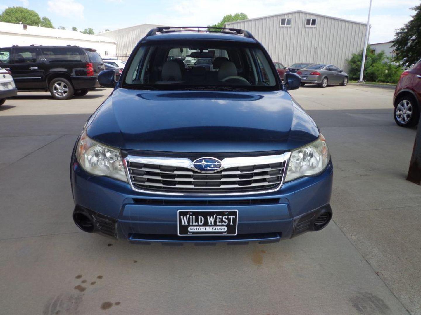 2009 BLUE SUBARU FORESTER 2.5X PREMIUM (JF2SH63639H) with an 2.5L engine, Automatic transmission, located at 6610 L St., Omaha, NE, 68117, (402) 731-7800, 41.212872, -96.014702 - LOW MILEAGE FORESTER IN GOOD CONDITION WITH A CLEAN CARFAX! *****We have found that most customers do the majority of their shopping online before visiting a dealership. For this reason we feel it necessary to have a competitive price on our used vehicles right up front. We spend time researchi - Photo#1