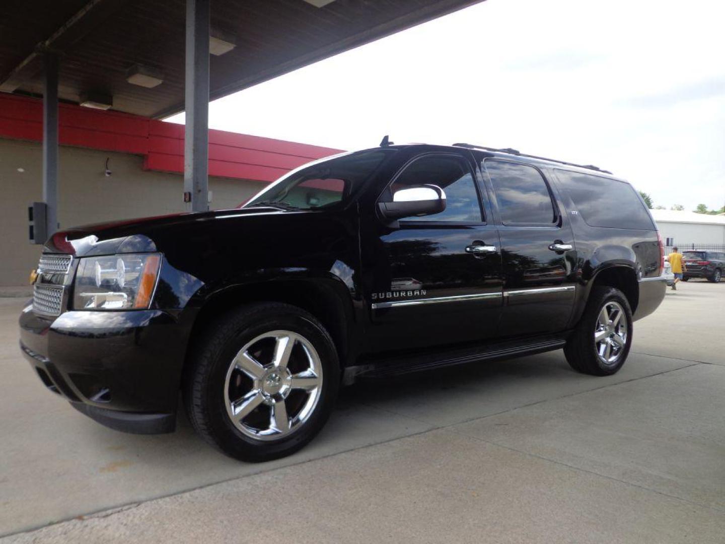 2014 BLACK CHEVROLET SUBURBAN 1500 LTZ (1GNSKKE71ER) with an 5.3L engine, Automatic transmission, located at 6610 L St., Omaha, NE, 68117, (402) 731-7800, 41.212872, -96.014702 - Photo#0