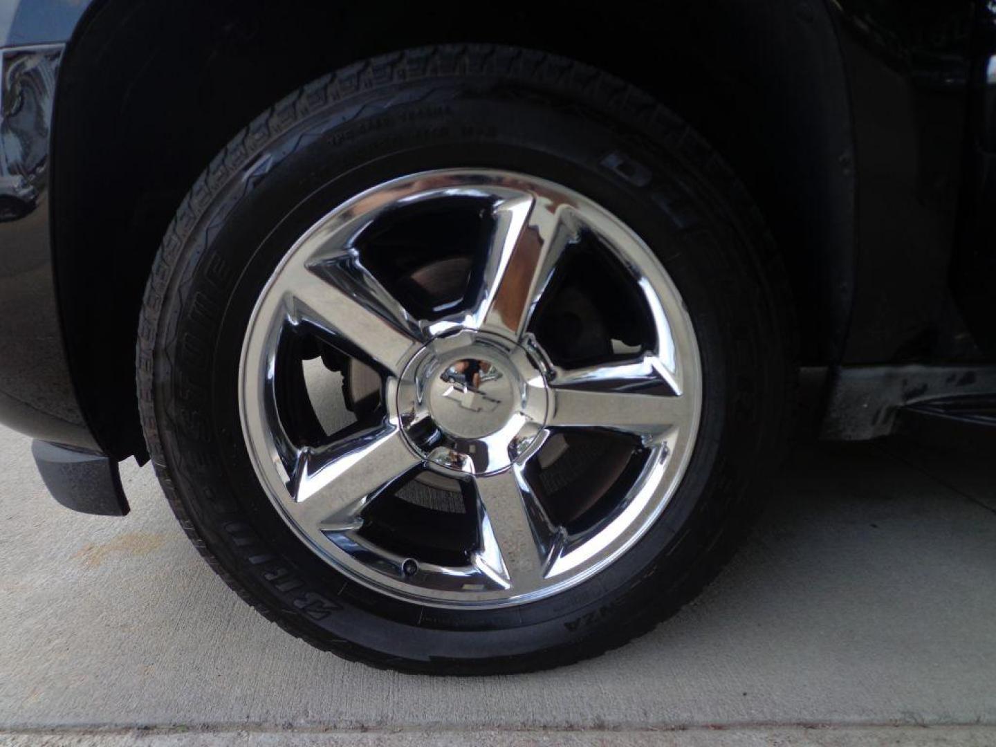 2014 BLACK CHEVROLET SUBURBAN 1500 LTZ (1GNSKKE71ER) with an 5.3L engine, Automatic transmission, located at 6610 L St., Omaha, NE, 68117, (402) 731-7800, 41.212872, -96.014702 - Photo#7