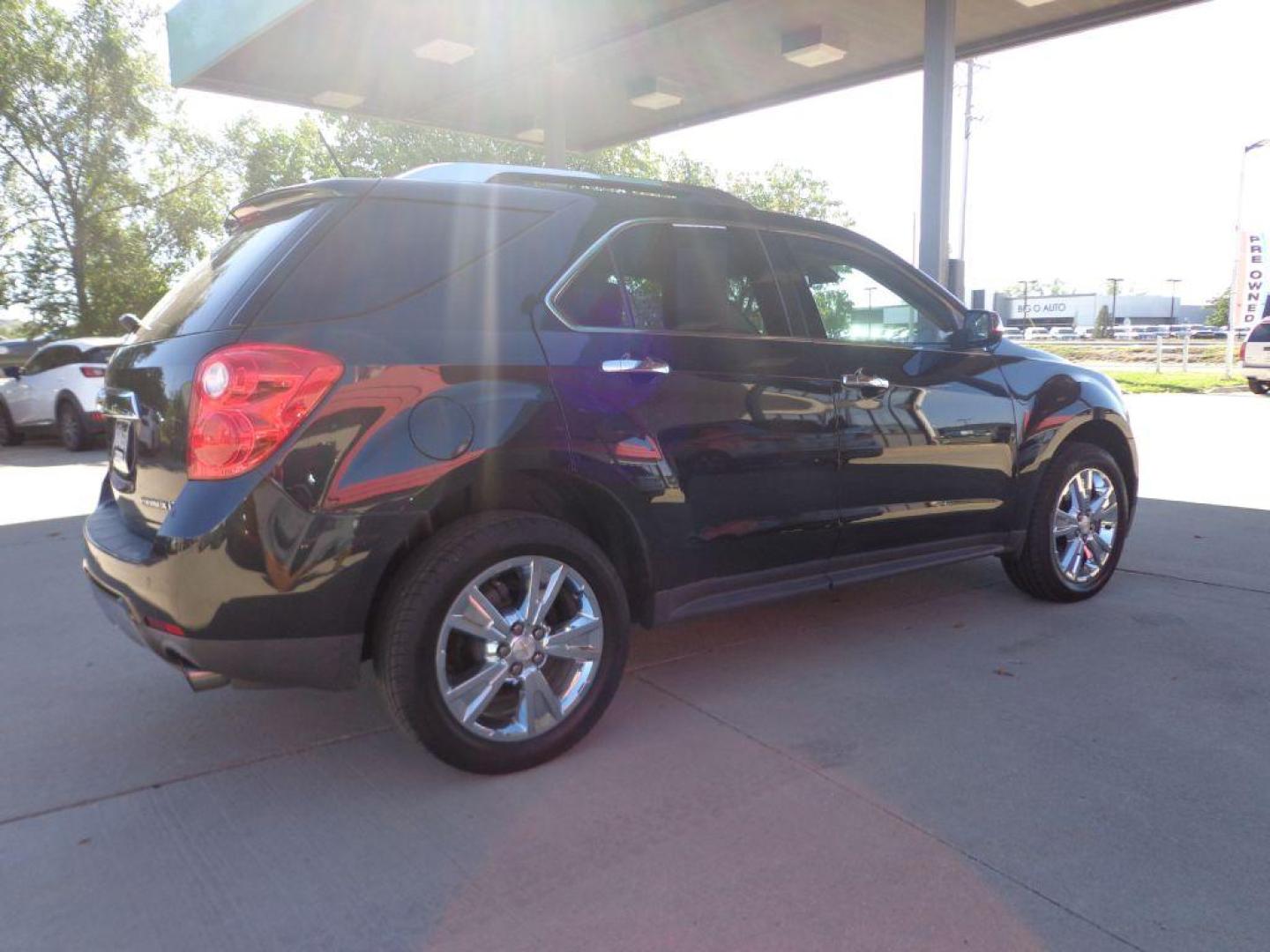 2015 BLACK CHEVROLET EQUINOX LTZ (2GNFLHE30F6) with an 3.6L engine, Automatic transmission, located at 6610 L St., Omaha, NE, 68117, (402) 731-7800, 41.212872, -96.014702 - Photo#3