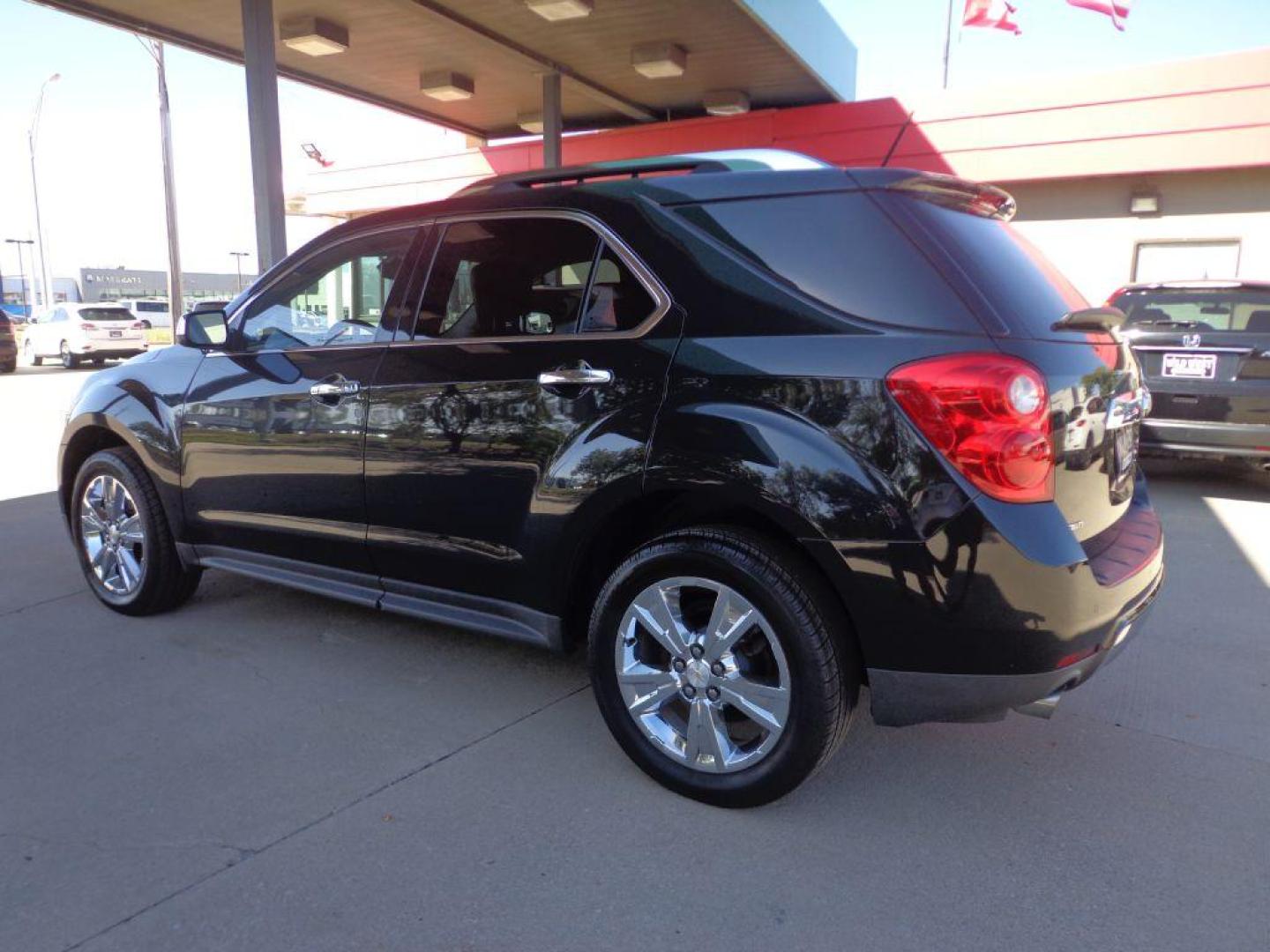 2015 BLACK CHEVROLET EQUINOX LTZ (2GNFLHE30F6) with an 3.6L engine, Automatic transmission, located at 6610 L St., Omaha, NE, 68117, (402) 731-7800, 41.212872, -96.014702 - Photo#5