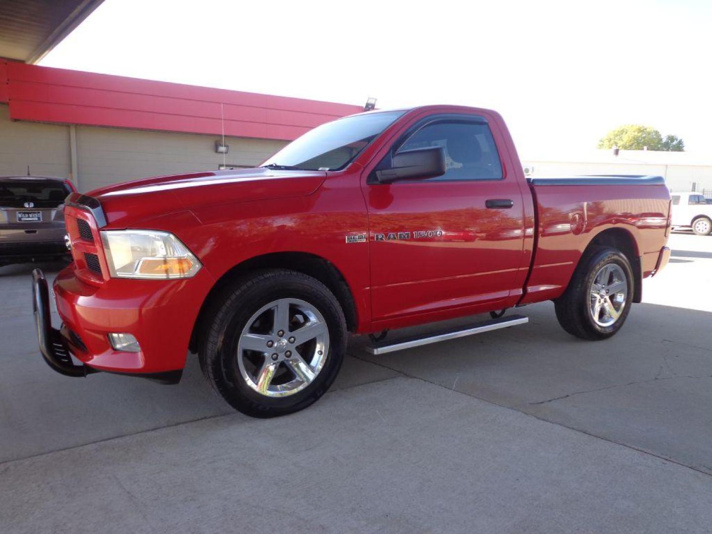 2011 RED DODGE RAM 1500 SPORT (3D7JV1ET6BG) with an 5.7L engine, Automatic transmission, located at 6610 L St., Omaha, NE, 68117, (402) 731-7800, 41.212872, -96.014702 - SHARP SHORTBOX WITH LOW MILEAGE, CLEAN CARFAX AND A HEMI! *****We have found that most customers do the majority of their shopping online before visiting a dealership. For this reason we feel it necessary to have a competitive price on our used vehicles right up front. We spend time researchi - Photo#0