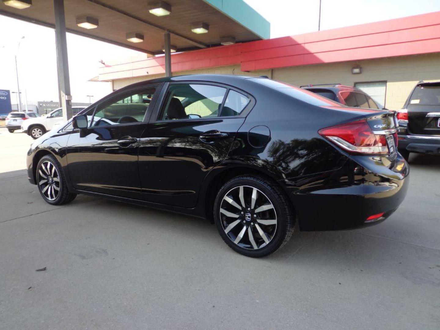 2014 BLACK HONDA CIVIC EXL (19XFB2F97EE) with an 1.8L engine, Automatic transmission, located at 6610 L St., Omaha, NE, 68117, (402) 731-7800, 41.212872, -96.014702 - SHARP 2-OWNER, CLEAN CARFAX LOW MILEAGE LOADED WITH OPTIONS AND NEWER TIRES! *****We have found that most customers do the majority of their shopping online before visiting a dealership. For this reason we feel it necessary to have a competitive price on our used vehicles right up front. We spe - Photo#5