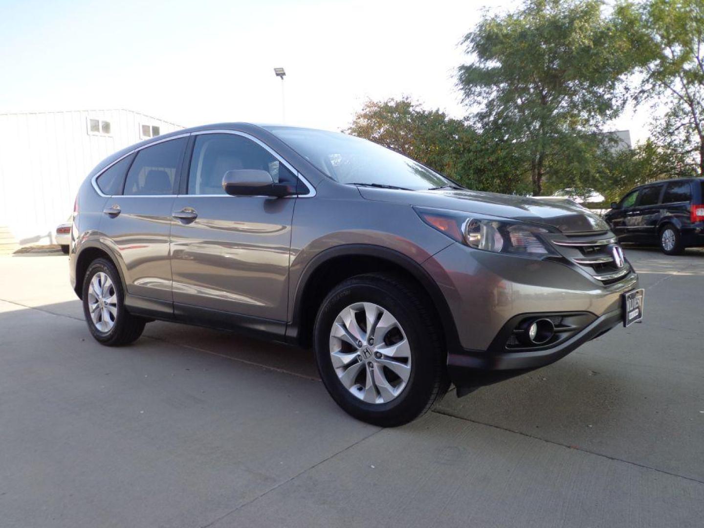 2014 BROWN HONDA CR-V EX (5J6RM4H50EL) with an 2.4L engine, Automatic transmission, located at 6610 L St., Omaha, NE, 68117, (402) 731-7800, 41.212872, -96.014702 - LOCAL TRADE-IN, RUNS AND DRIVES GREAT WITH A SUNROOF, BACKUP CAM AND NEWER TIRES! *****We have found that most customers do the majority of their shopping online before visiting a dealership. For this reason we feel it necessary to have a competitive price on our used vehicles right up front. - Photo#2